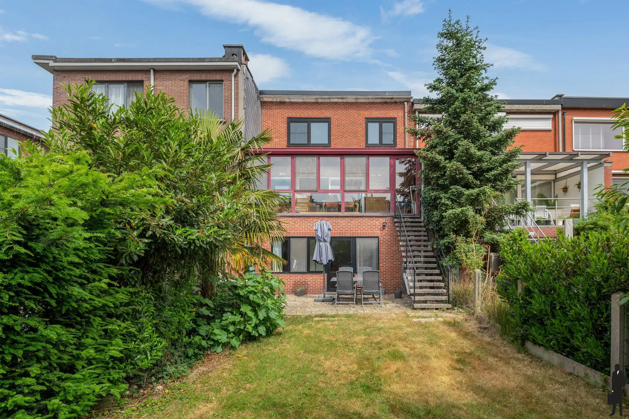 Welgelegen zeer energiezuinige woning met 5 slpks en Z-tuin foto 8