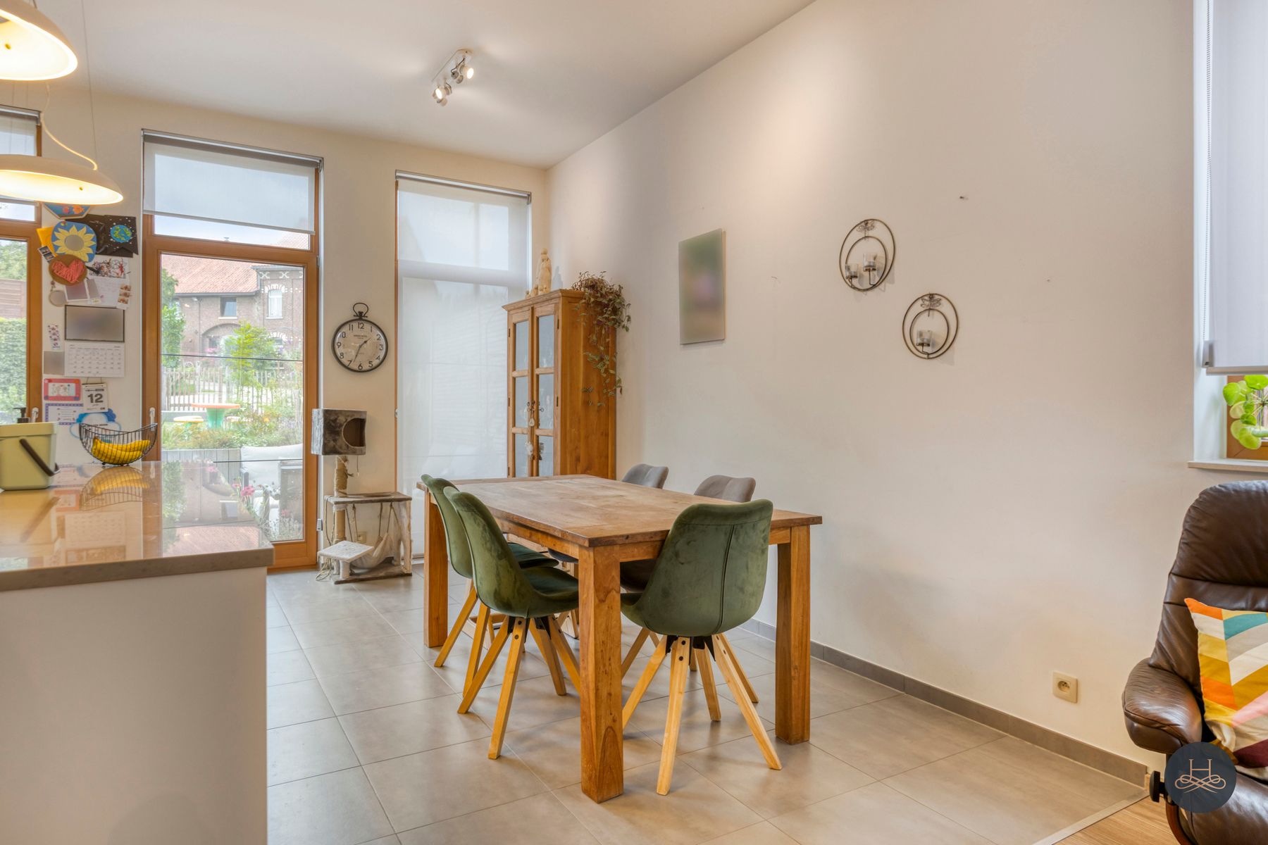 Gezellige en moderne halfopen woning met leuke tuin foto 5