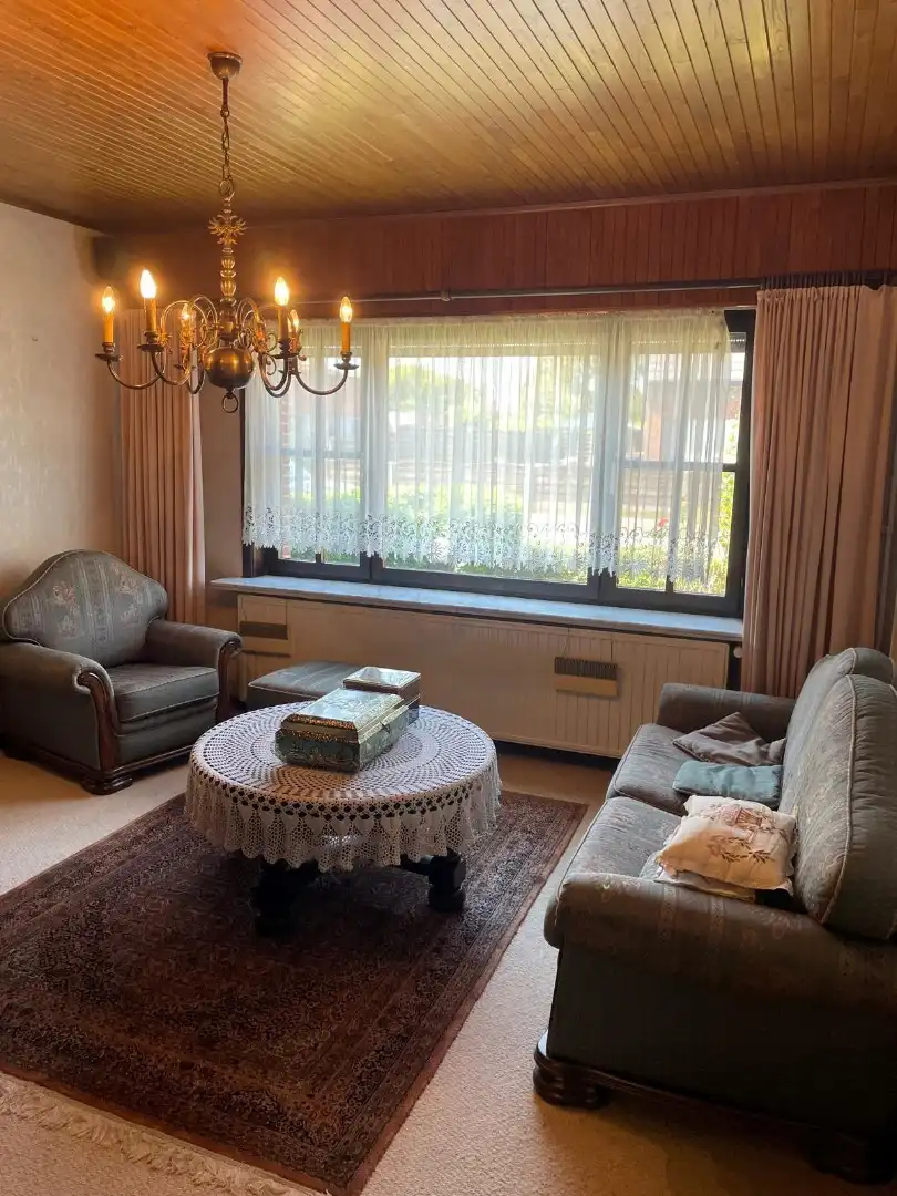 Verzorgde halfopen woning met 3 slaapkamers, garage en tuin nabij het centrum van Mol foto 10