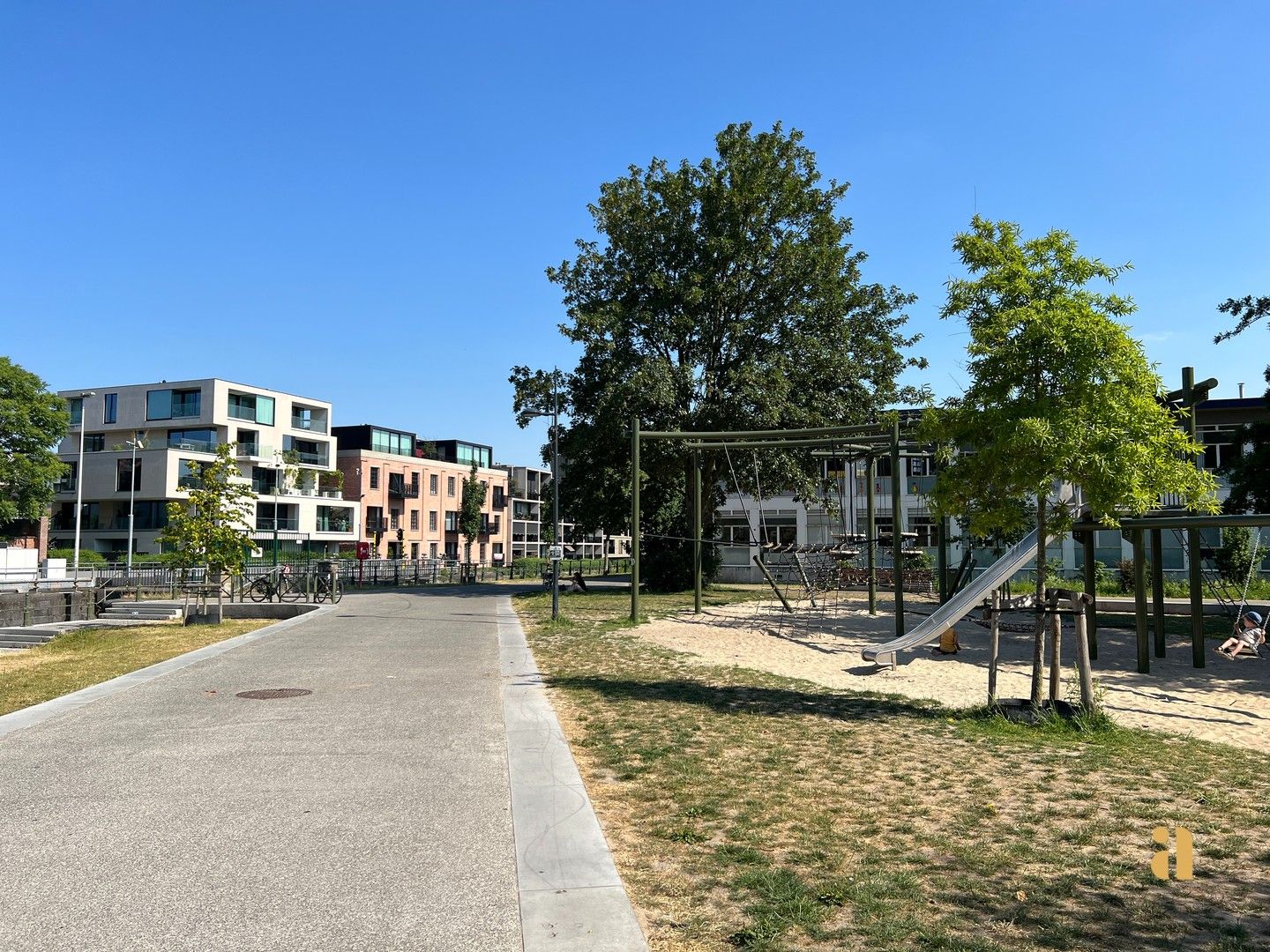 Studio mét meubels in ’t stad foto 21