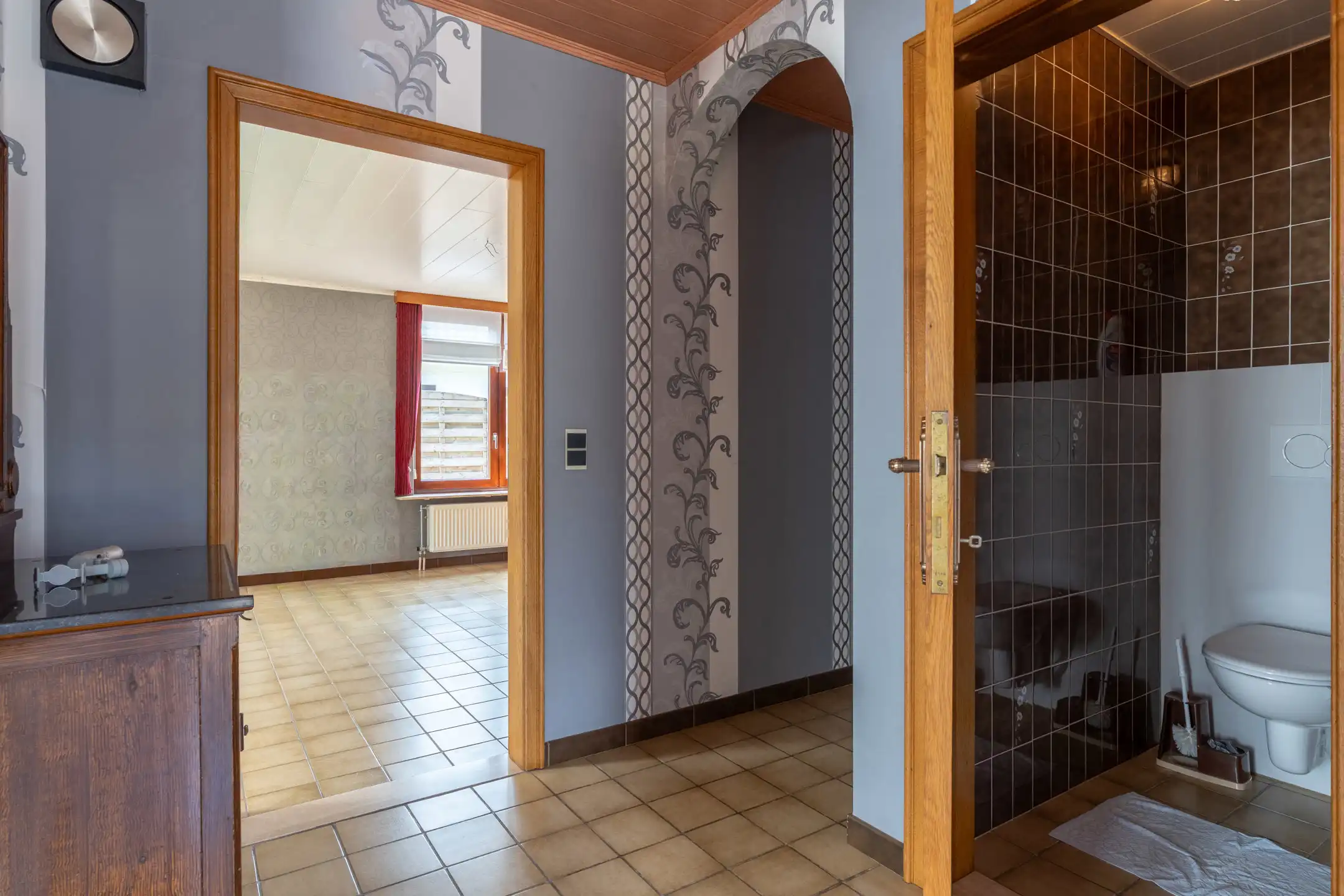 Te renoveren laagbouwwoning met 3 slpks, tuin en garage. foto 9