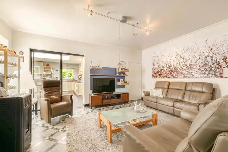 🏡 Charmante gezinswoning met zonnige tuin en polyvalent bijgebouw in Sint-Eloois-Vijve 🌿 foto 4