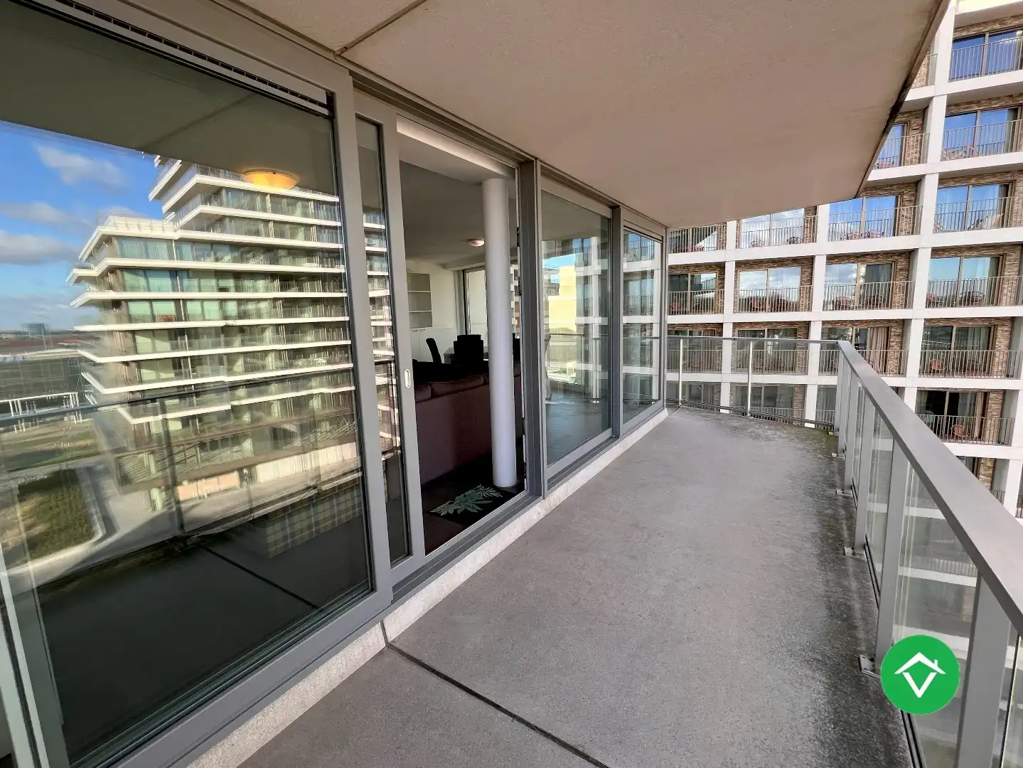 Appartement met 2 slaapkamers en ruim terras te Oostende foto 10