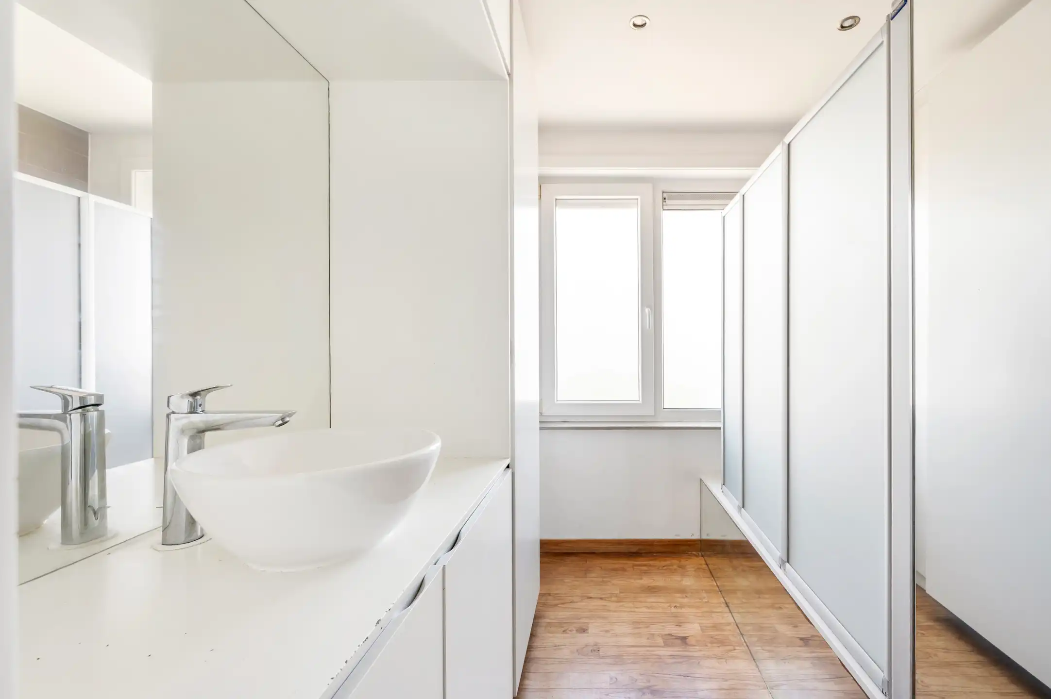 Lichtrijk penthouse met terras in Antwerpen foto 12