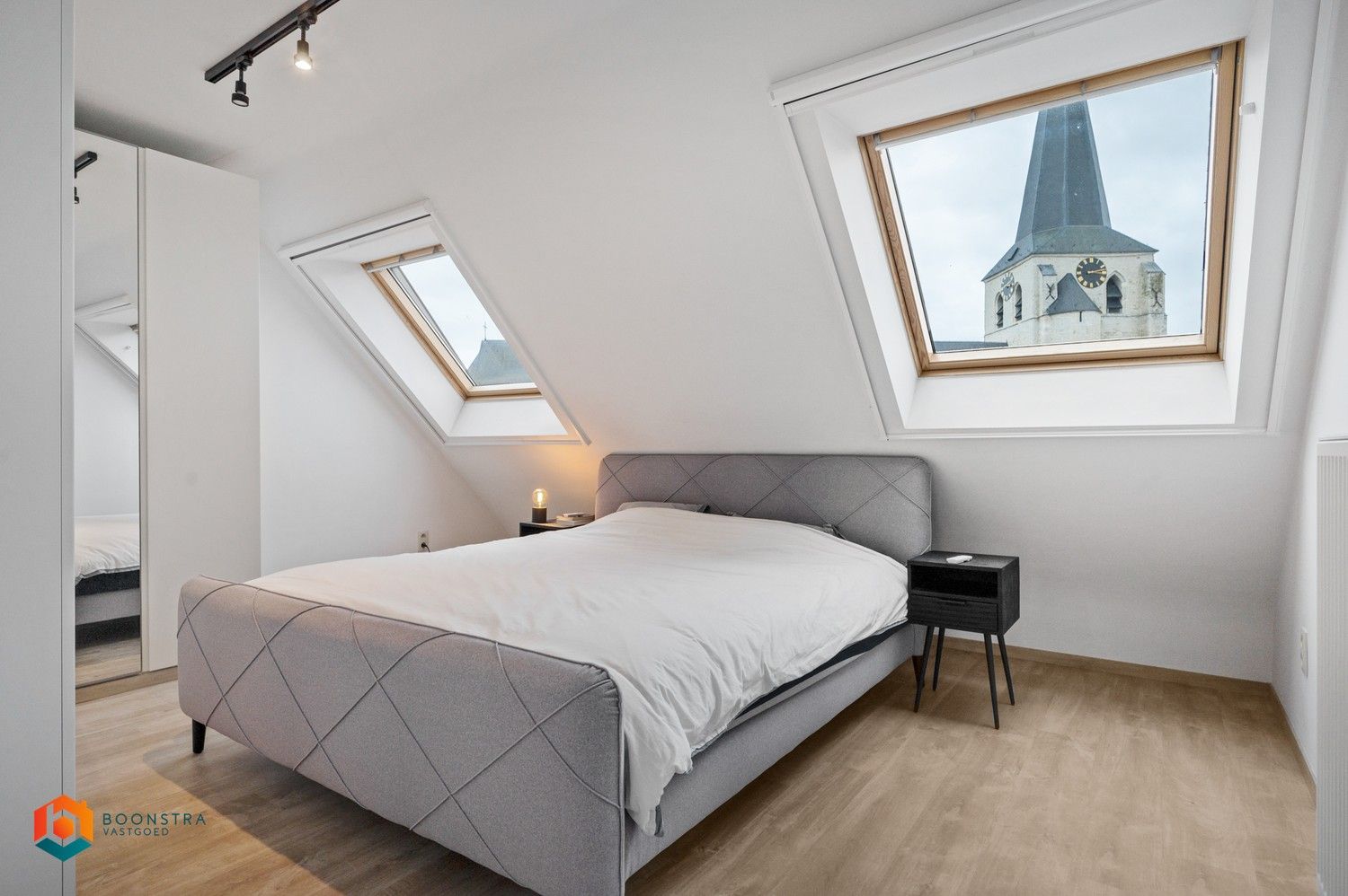 Lichtrijk penthouse met één slpkr en twee terrassen foto 6