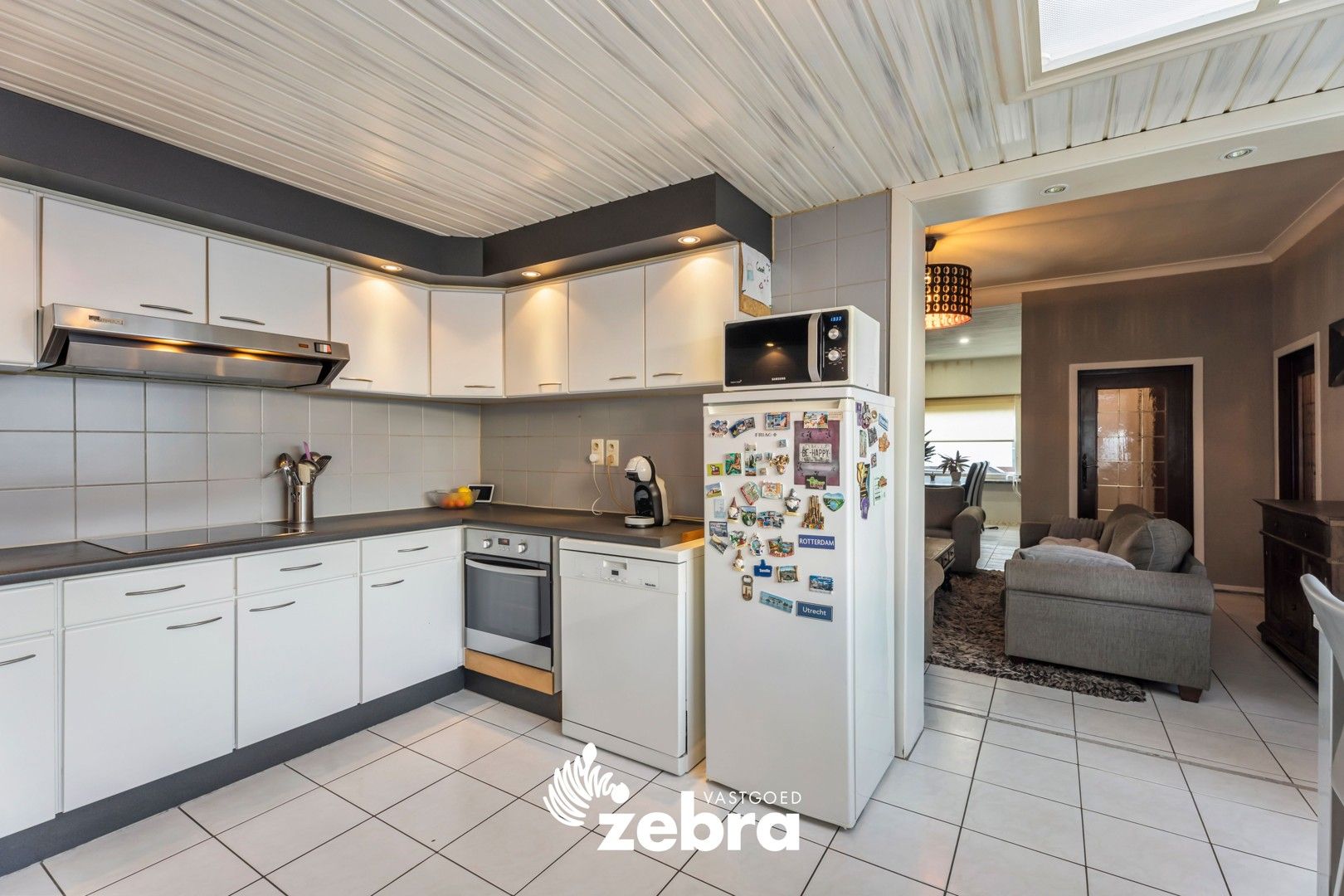 Instapklare woning met 4 slaapkamers en tuin te Oostrozebeke! foto 8