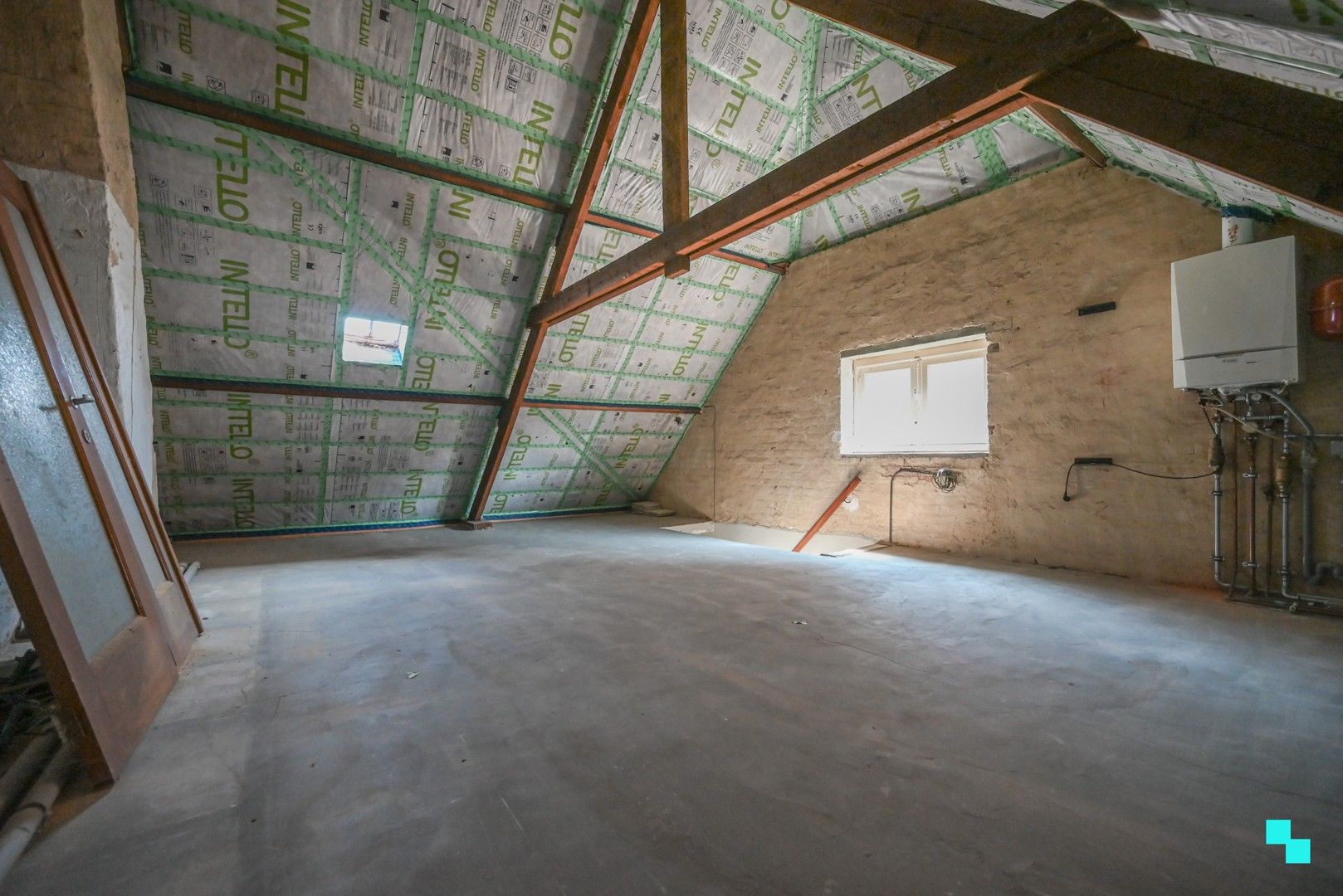 Eéngezinswoning met garage en achteruitweg in het hartje van Sint-Eloois-Winkel foto 30