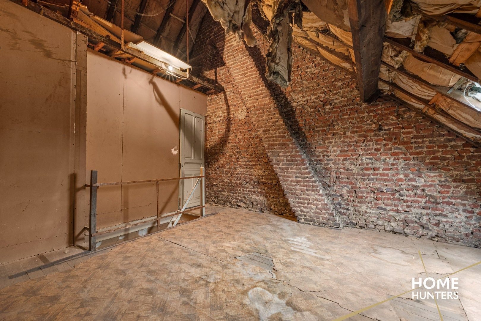 Charmante te renoveren rijwoning met 3 slaapkamers en diepe tuin op centrale ligging in Menen foto 21