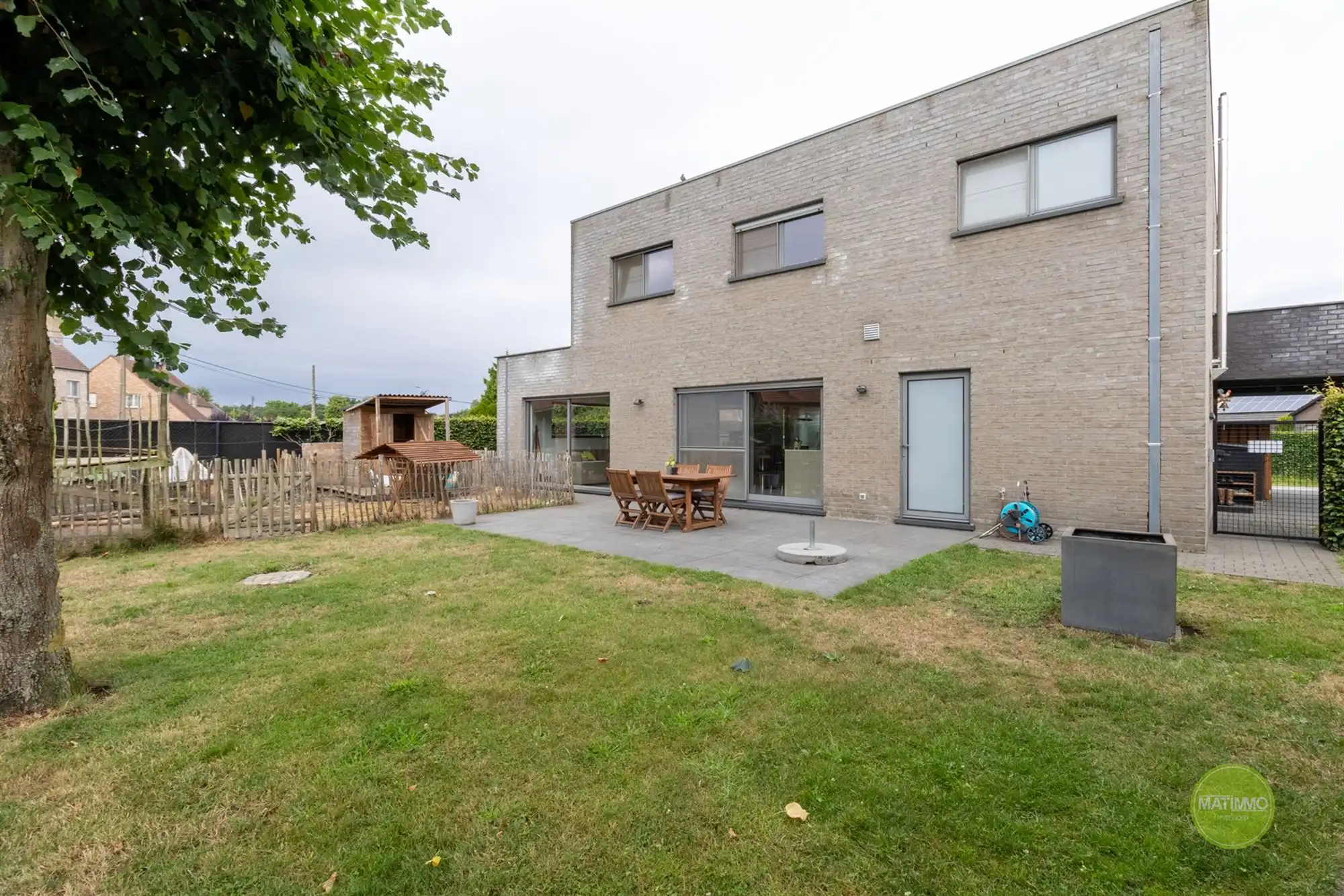 Moderne gezinswoning met zuidgerichte tuin in Olmen foto {{pictureIndex}}