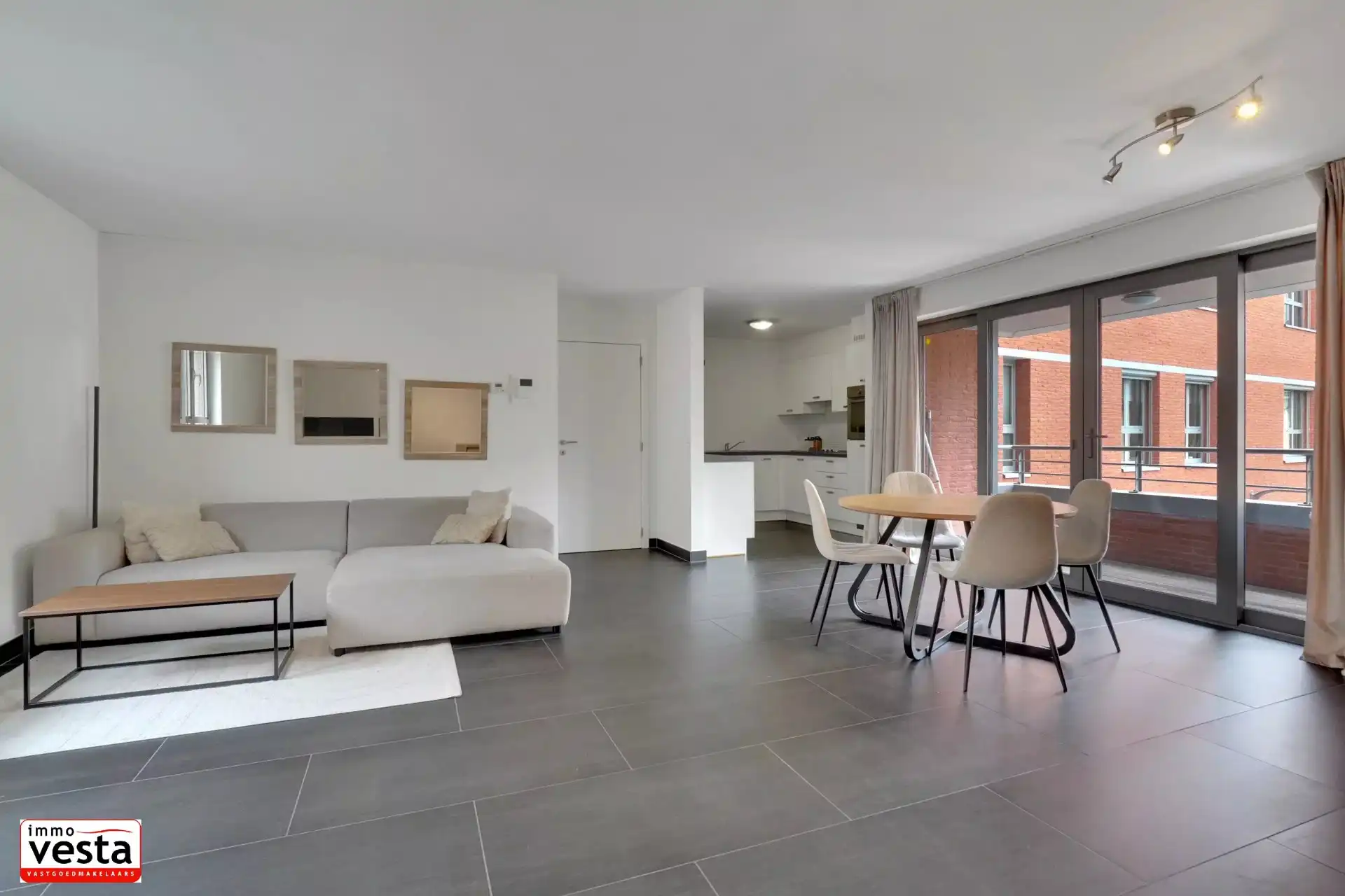 Modern appartement met 2 slaapkamers foto 16