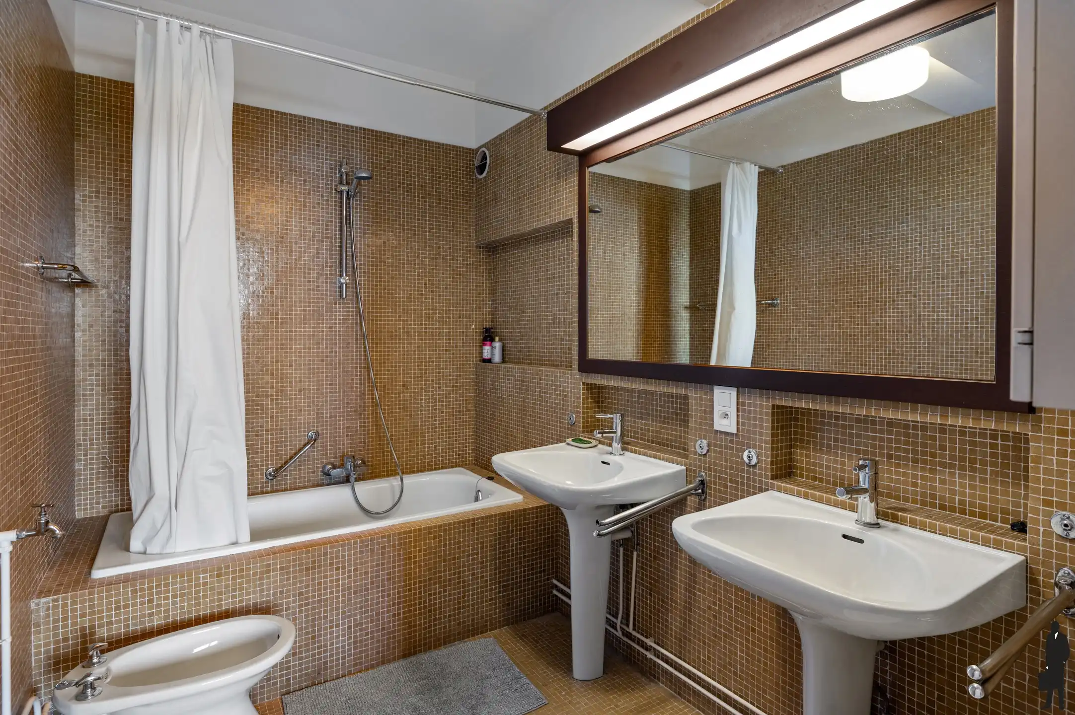 Lichtrijk 3-slaapkamer appartement met Zuidwest terras foto 21