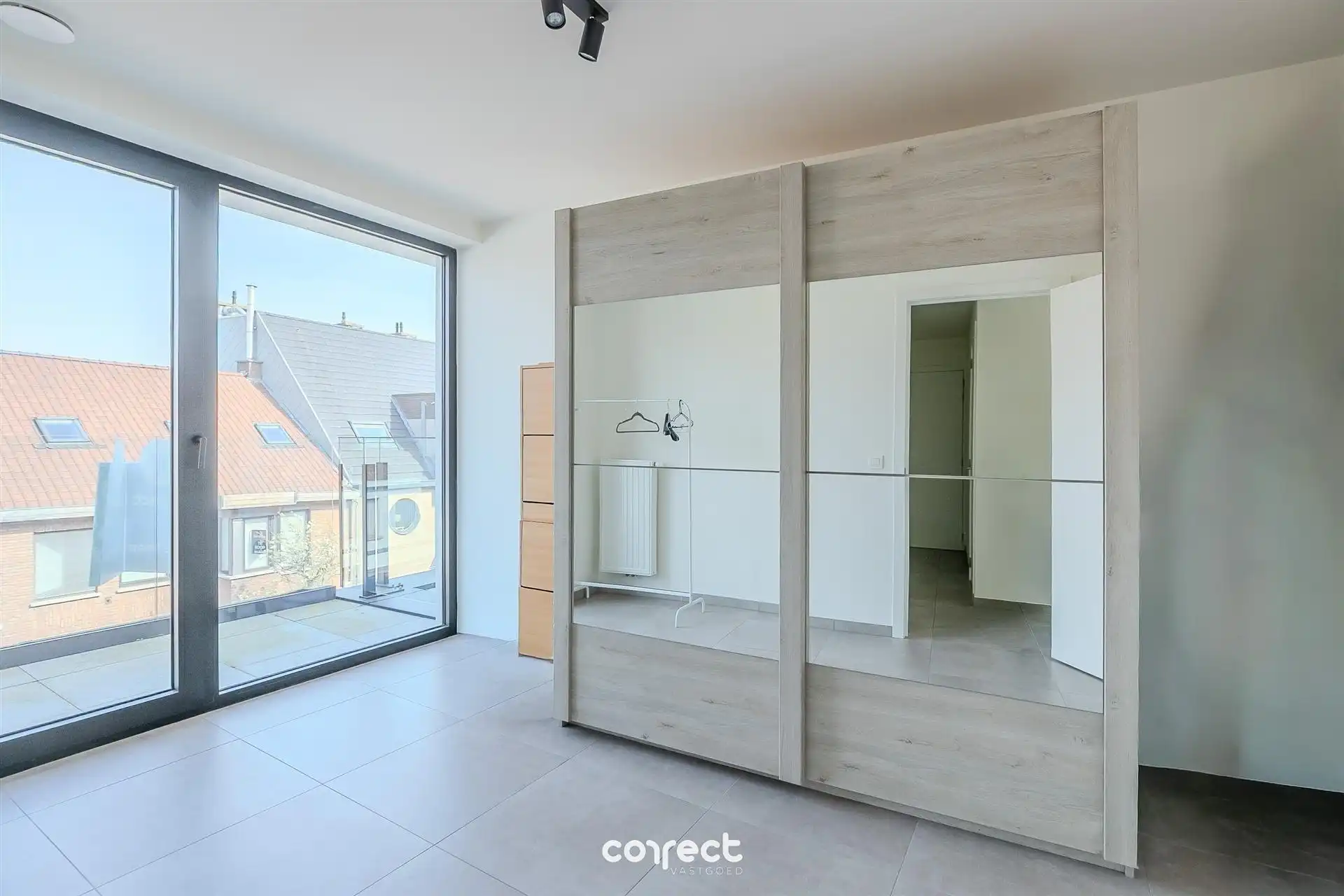 Instapklaar en verzorgd appartement met twee slaapkamers en garage. foto 5