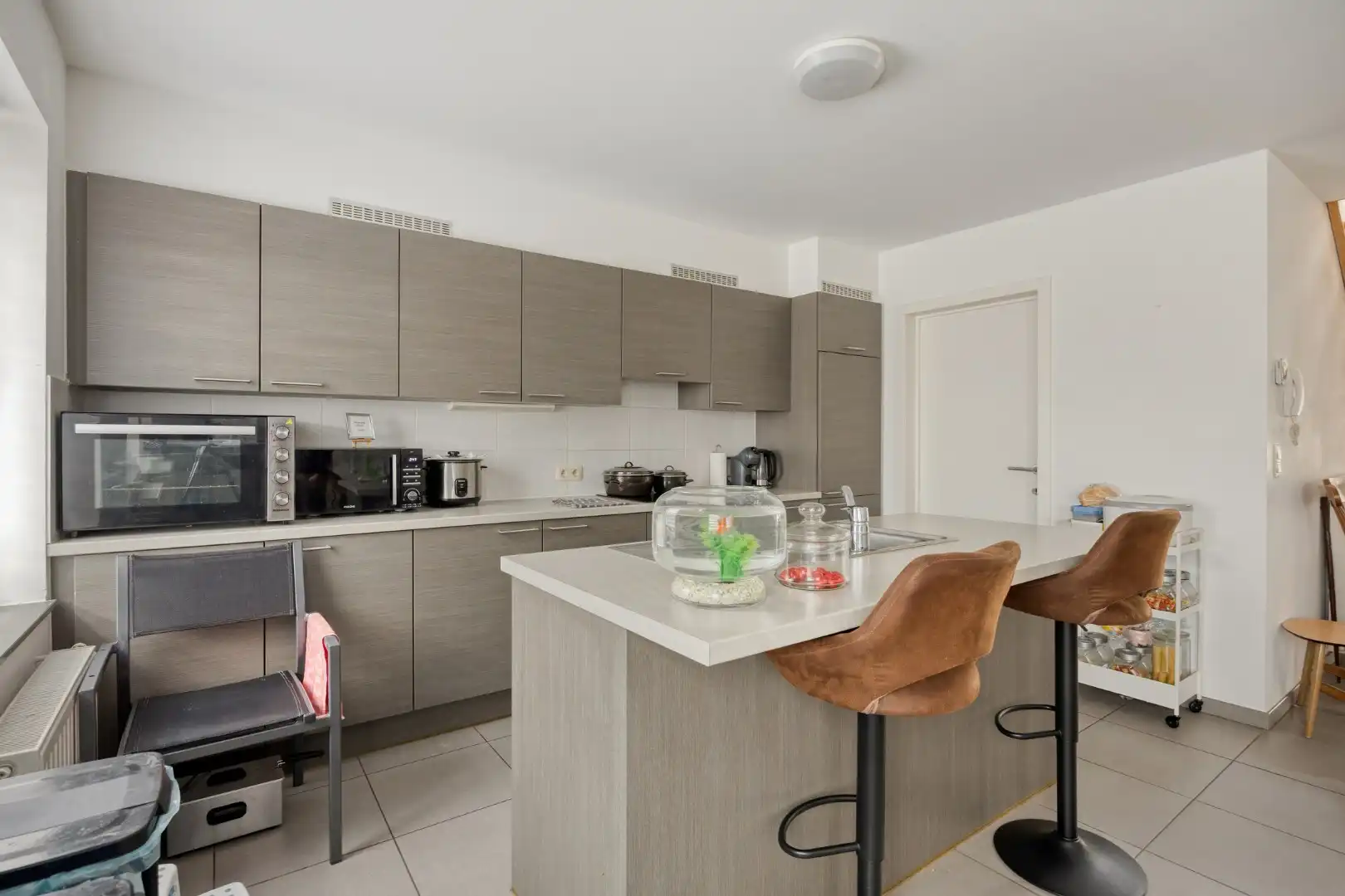 Kleinschalig appartementsgebouw bestaande uit 4 appartementen + 4 carports. foto 19