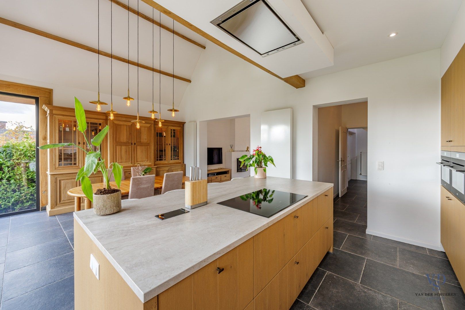 Charmant gerenoveerde villa met karakter en hedendaags comfort foto 19