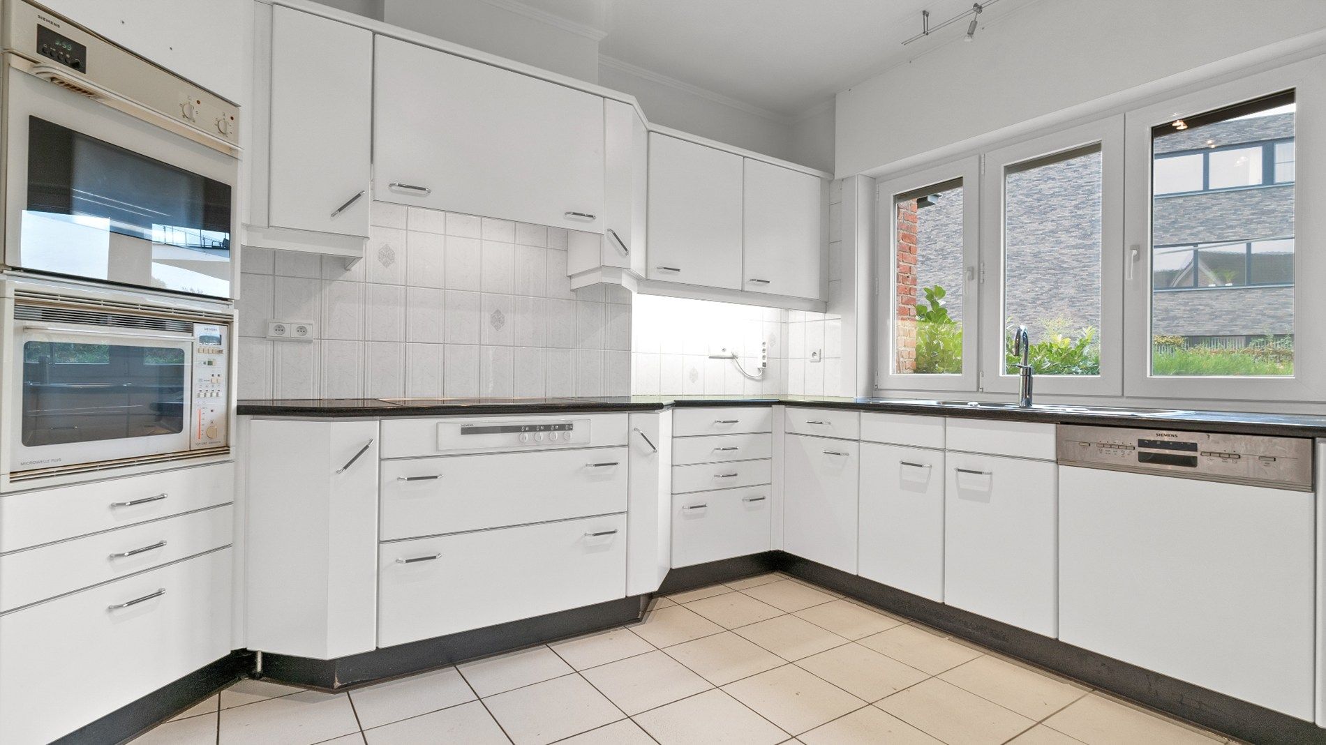 LINDEN centrum - grote woning + tuin foto 5