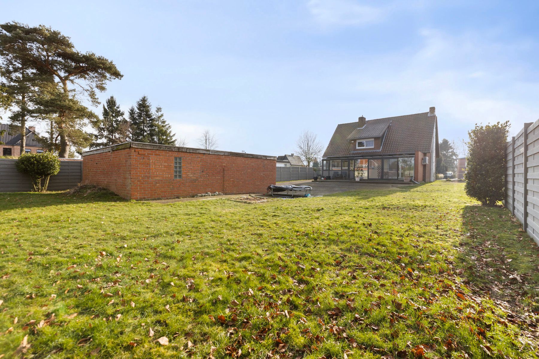 Ruim en stijlvol familiehuis, 4 Slaapkamers, grote tuin.  foto 35