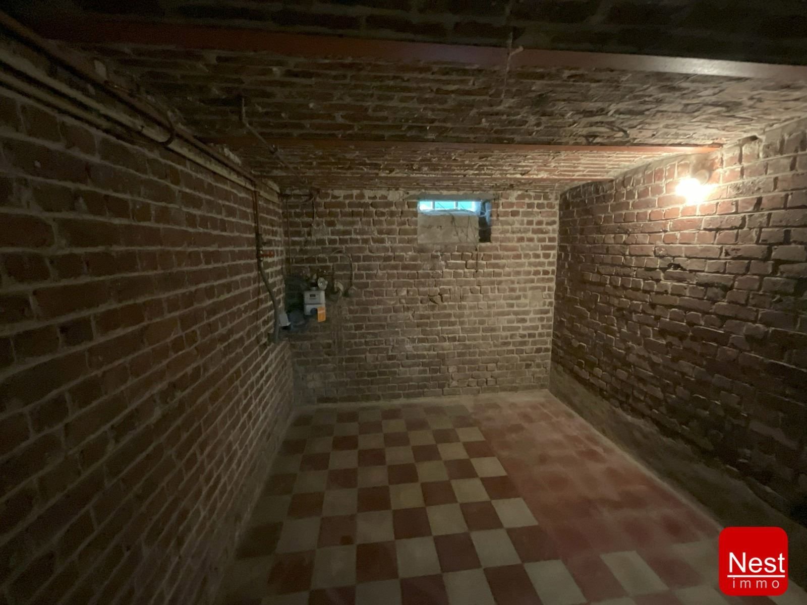 Te renoveren woning met groot potentieel foto 14