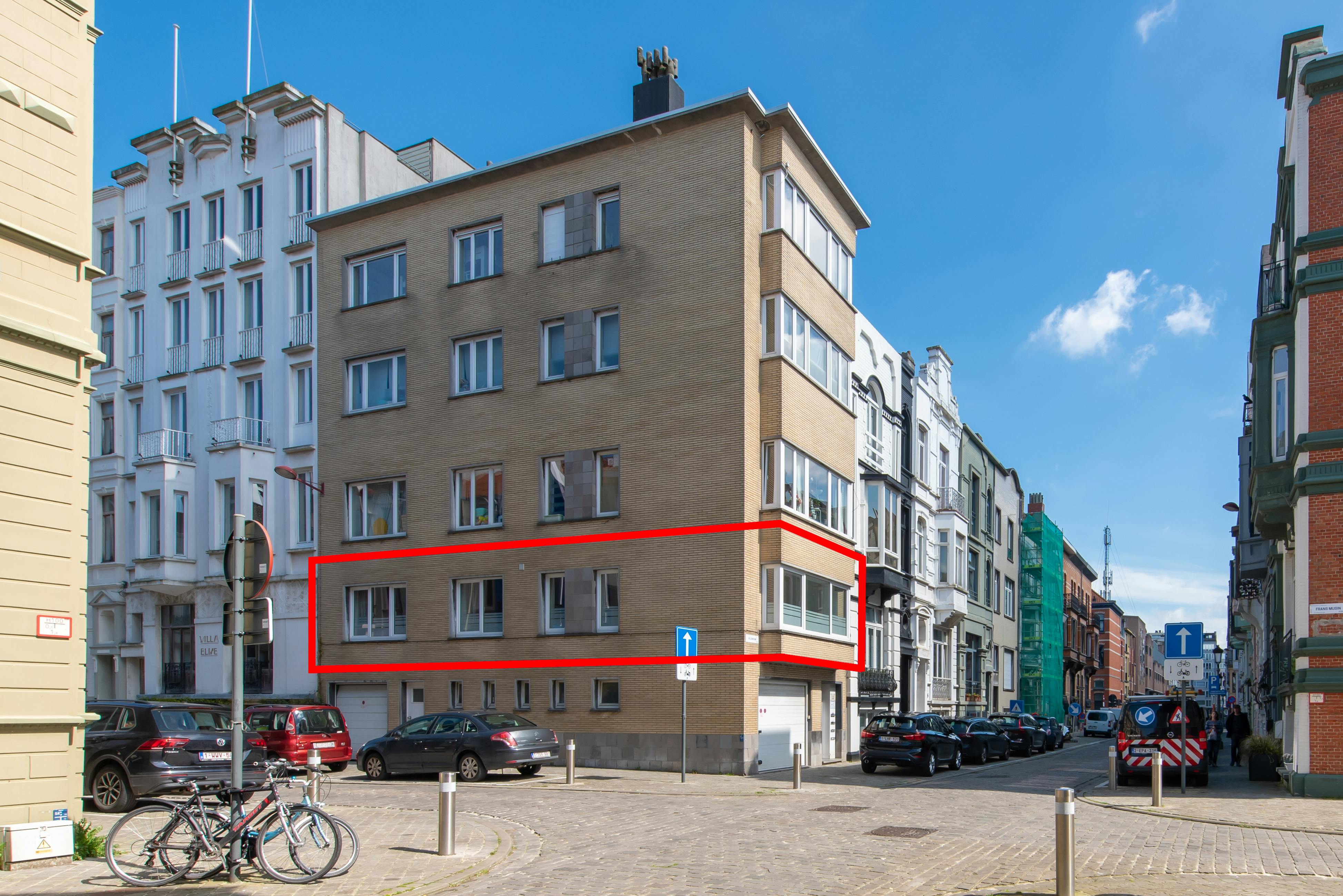 Instapklaar appartement met 2 slaapkamers te Oostende foto 4