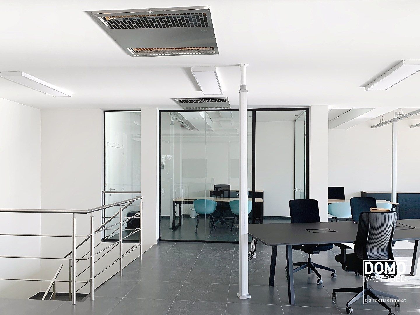 Commerciële ruimte met kelder te huur te Herk-de-Stad foto 4