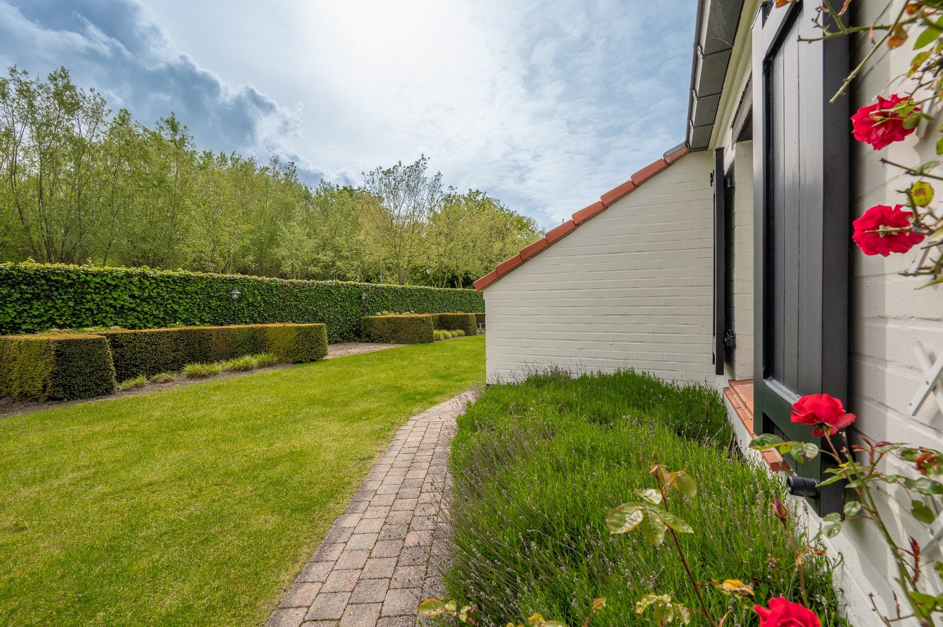 Karakteristieke, alleenstaande villa met mooie, groene zichten gelegen nabij de Magere schorre en Kalfmolen te Knokke.  foto 18