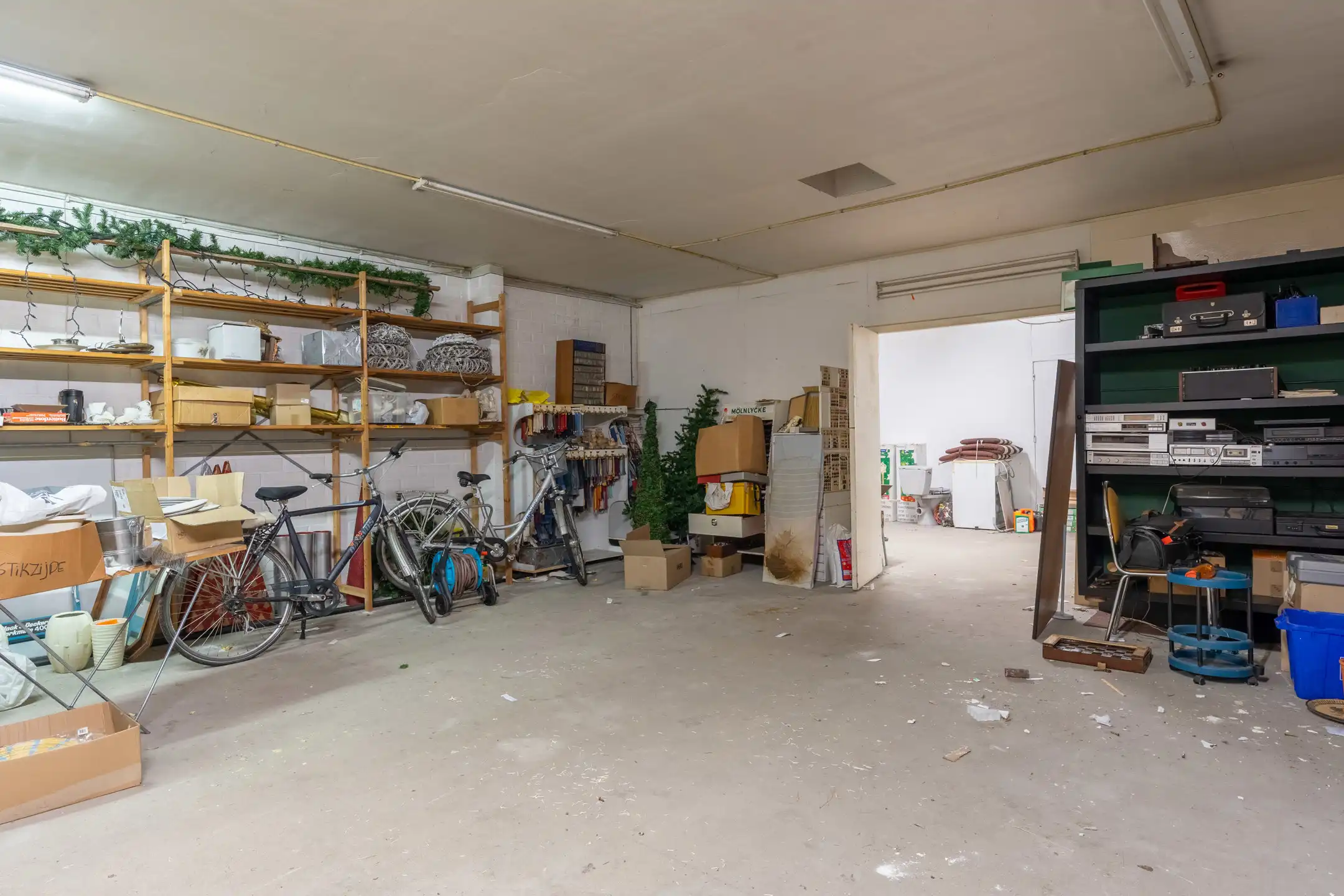 Goed gelegen gelijkvloers handelspand van maar liefst 436m² foto 22