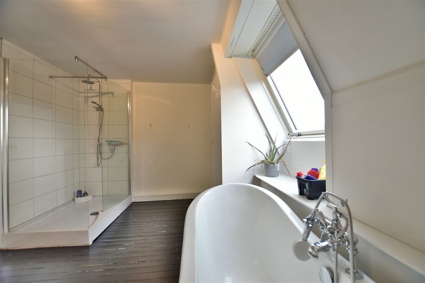 Karaktervolle, ruime woning met 6 slaapkamers, binnenkoer met jacuzzi en topligging! foto 23