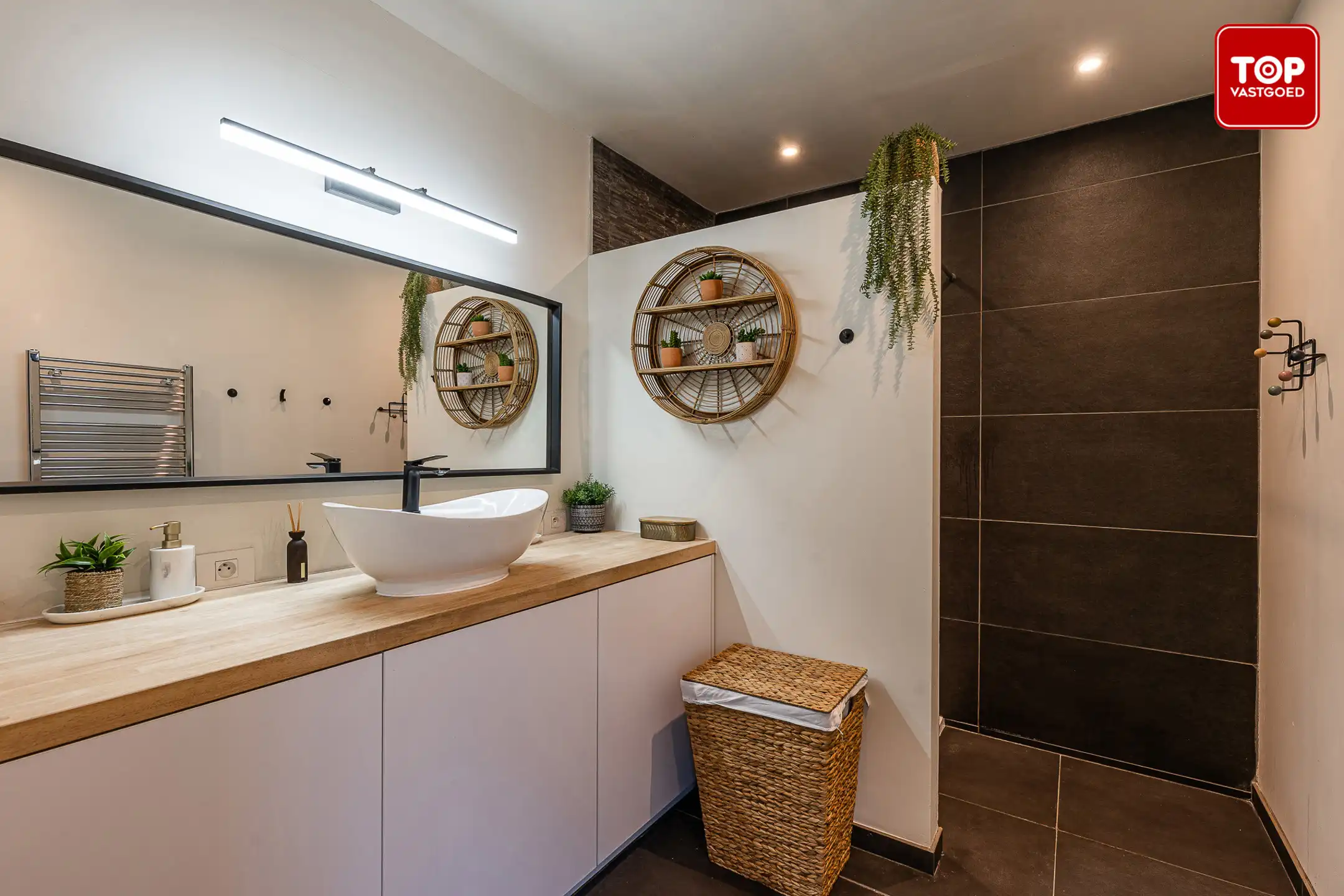 Prachtig gerenoveerde woning met 3 slaapkamers. foto 11