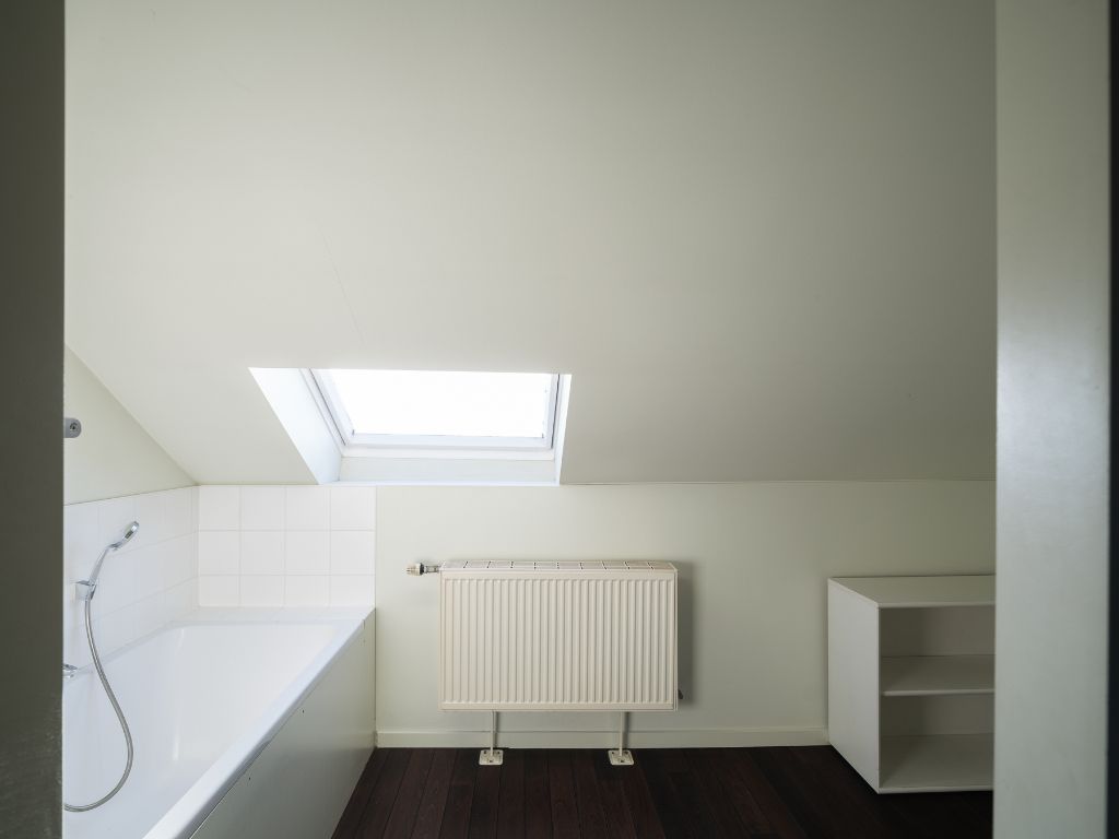 Karaktervolle herenwoning (= kantoor + woning) met buitenruimte aan de Coupure foto 16