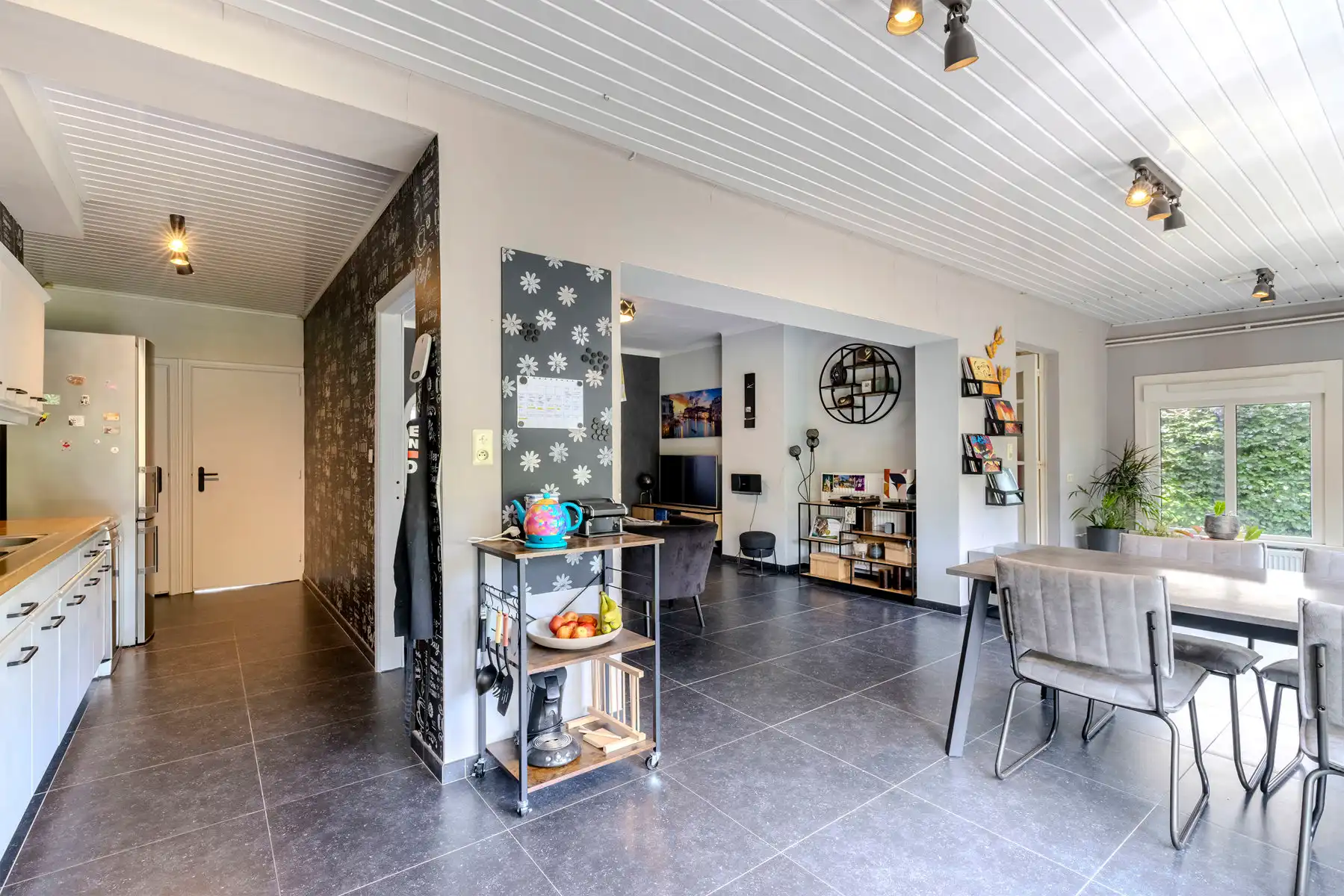 Instapklare woning met 4 slpks, 2 badks en gezellige tuin foto 8