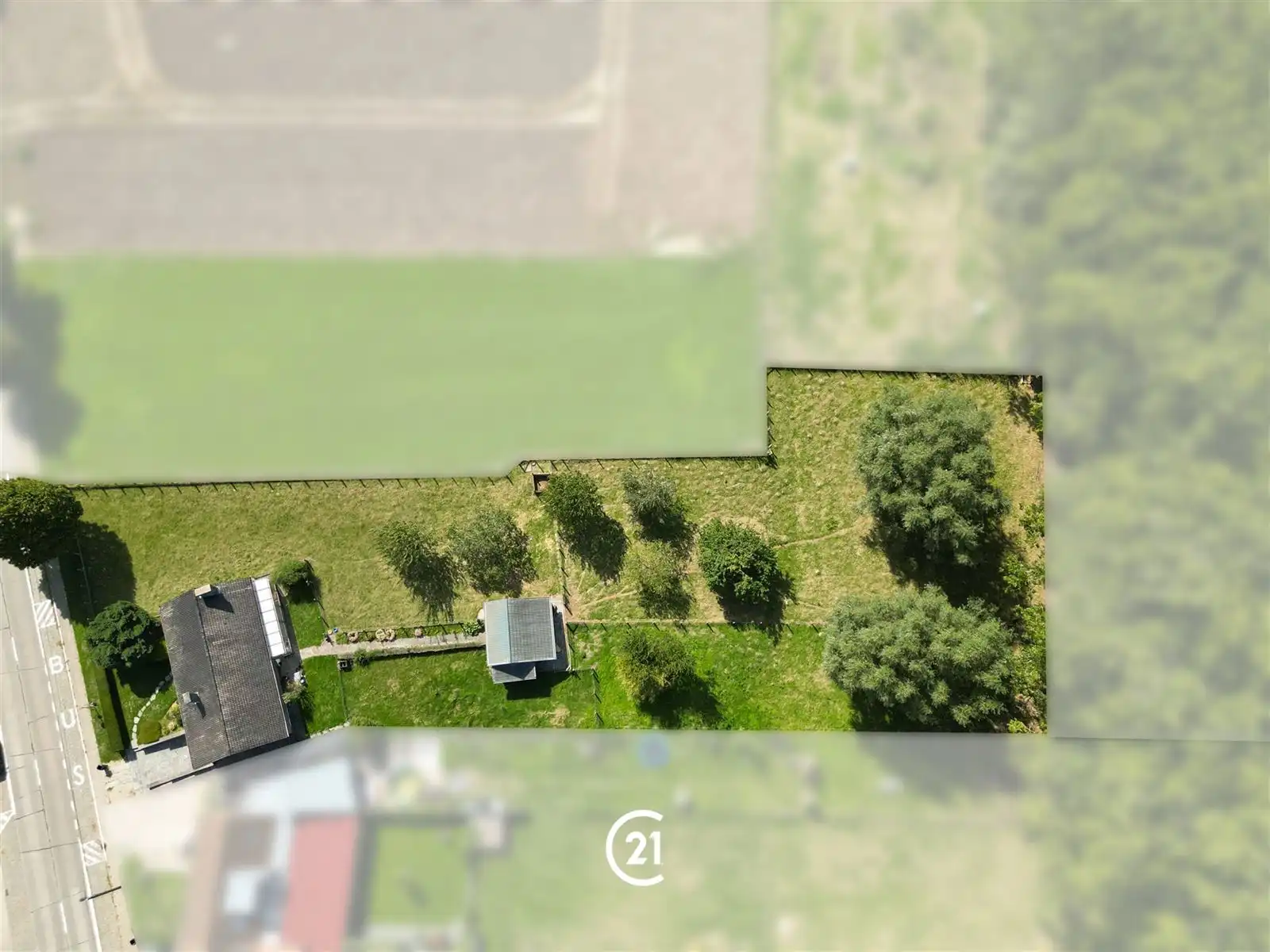 Op te frissen villa/bungalow met weide op 36are90 met 3 slaapkamers foto 2