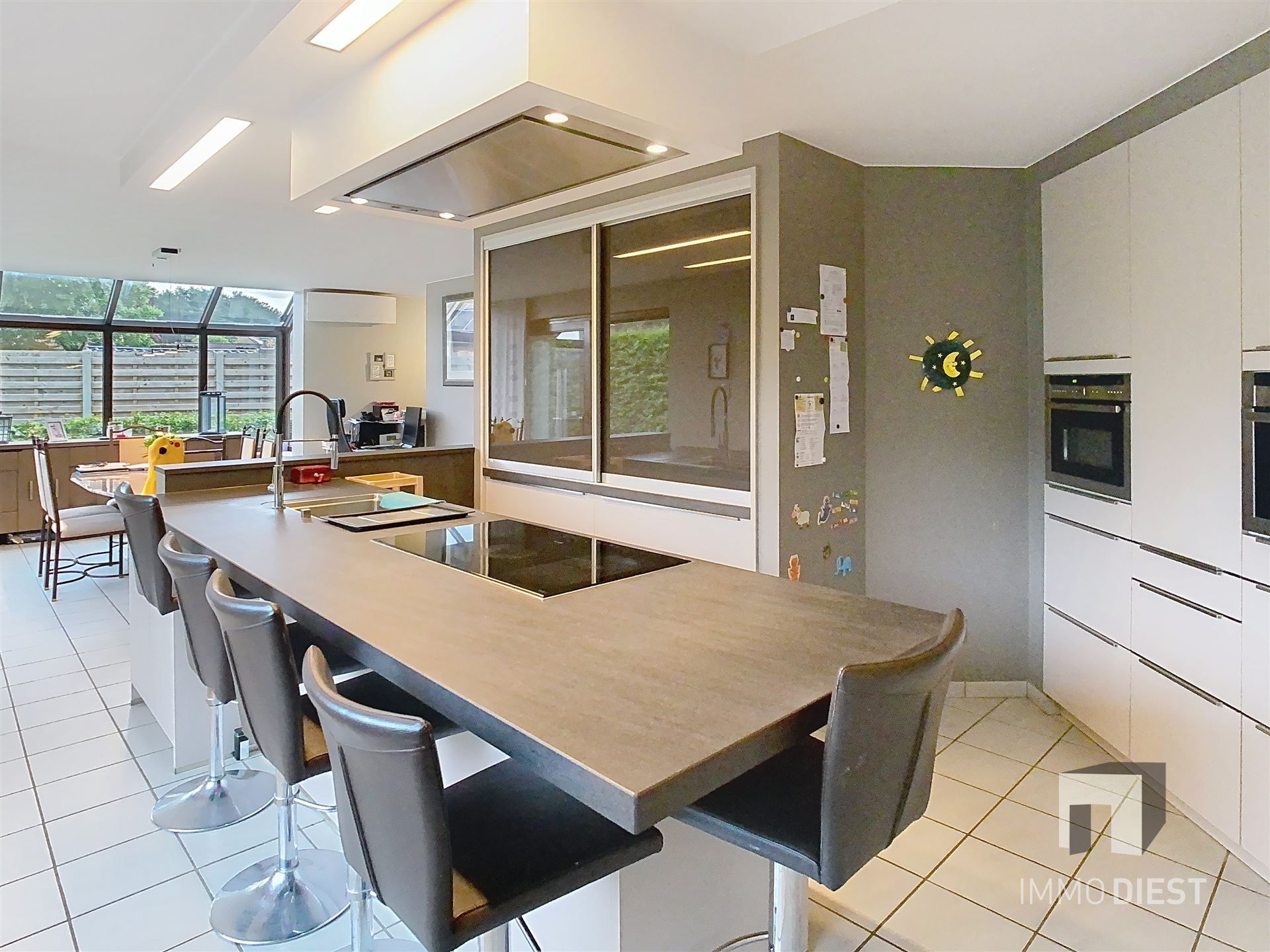 Ruime woning met 4 slaapkamers foto 9