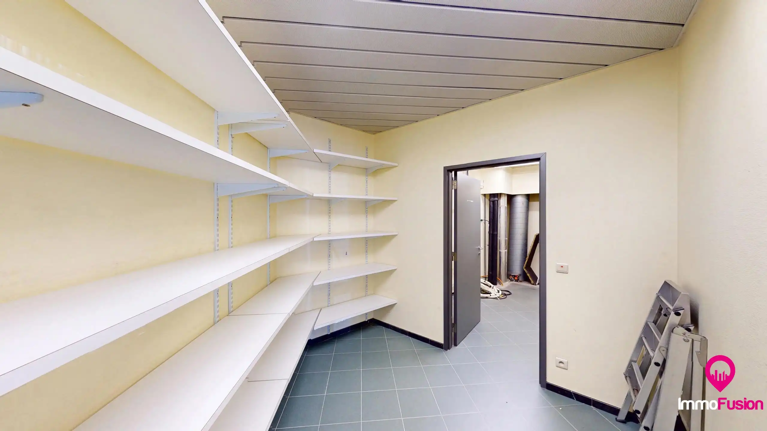 Zeer ruim kantoor op commerciële locatie in centrum Beringen foto 40