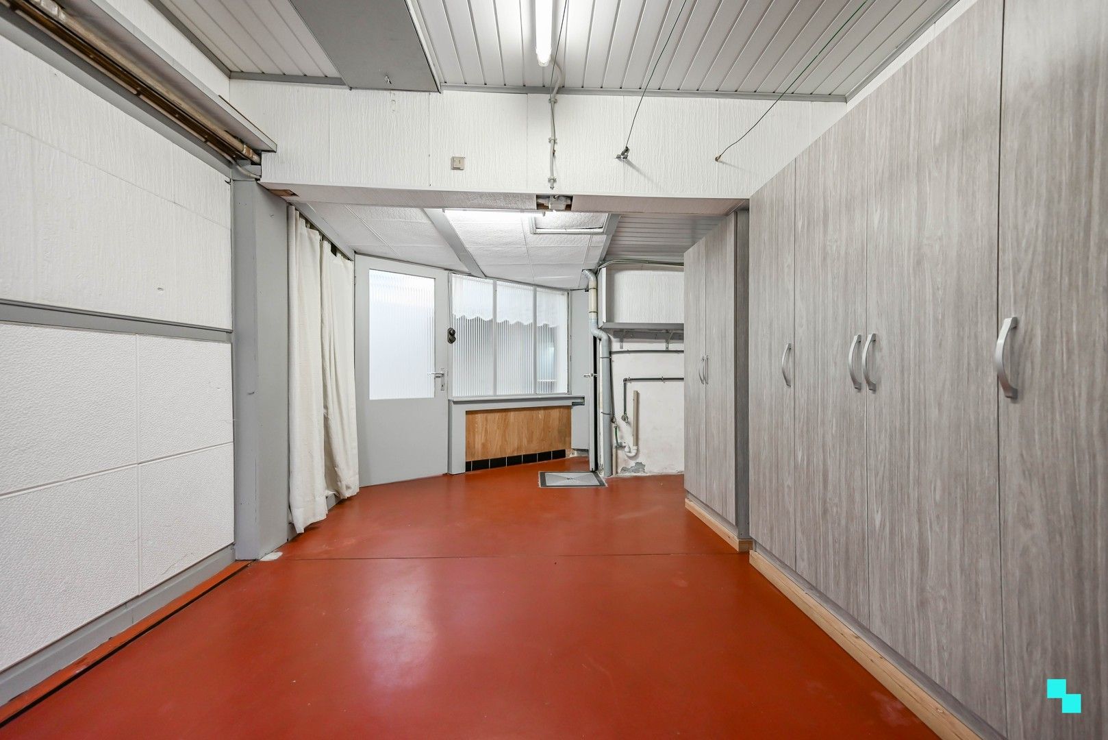 Knusse rijwoning nabij centrum Izegem foto 16