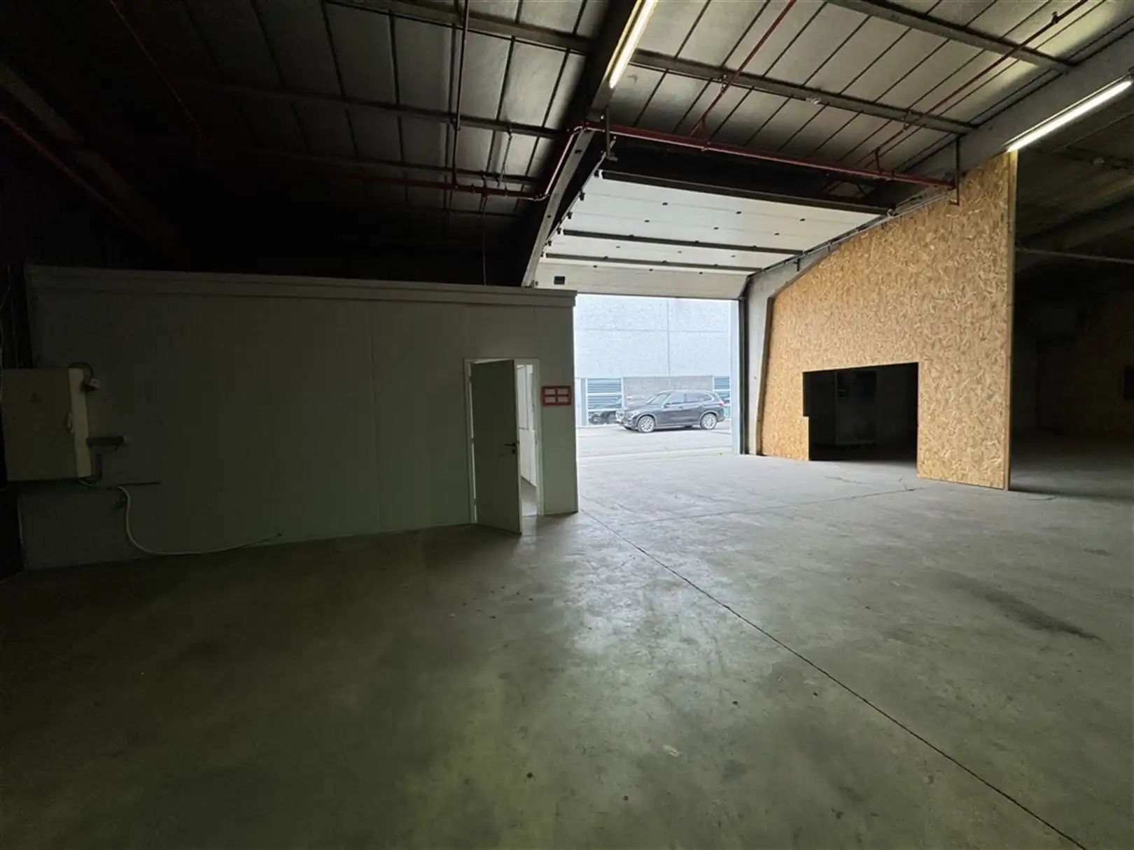 Geïnstalleerde KMO units met kantoren foto 7