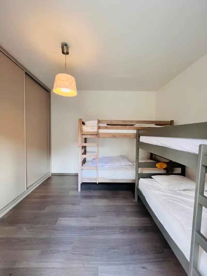 Meer dan een driekamerappartement met een ruim terras in het hart van Wenduine. foto 10