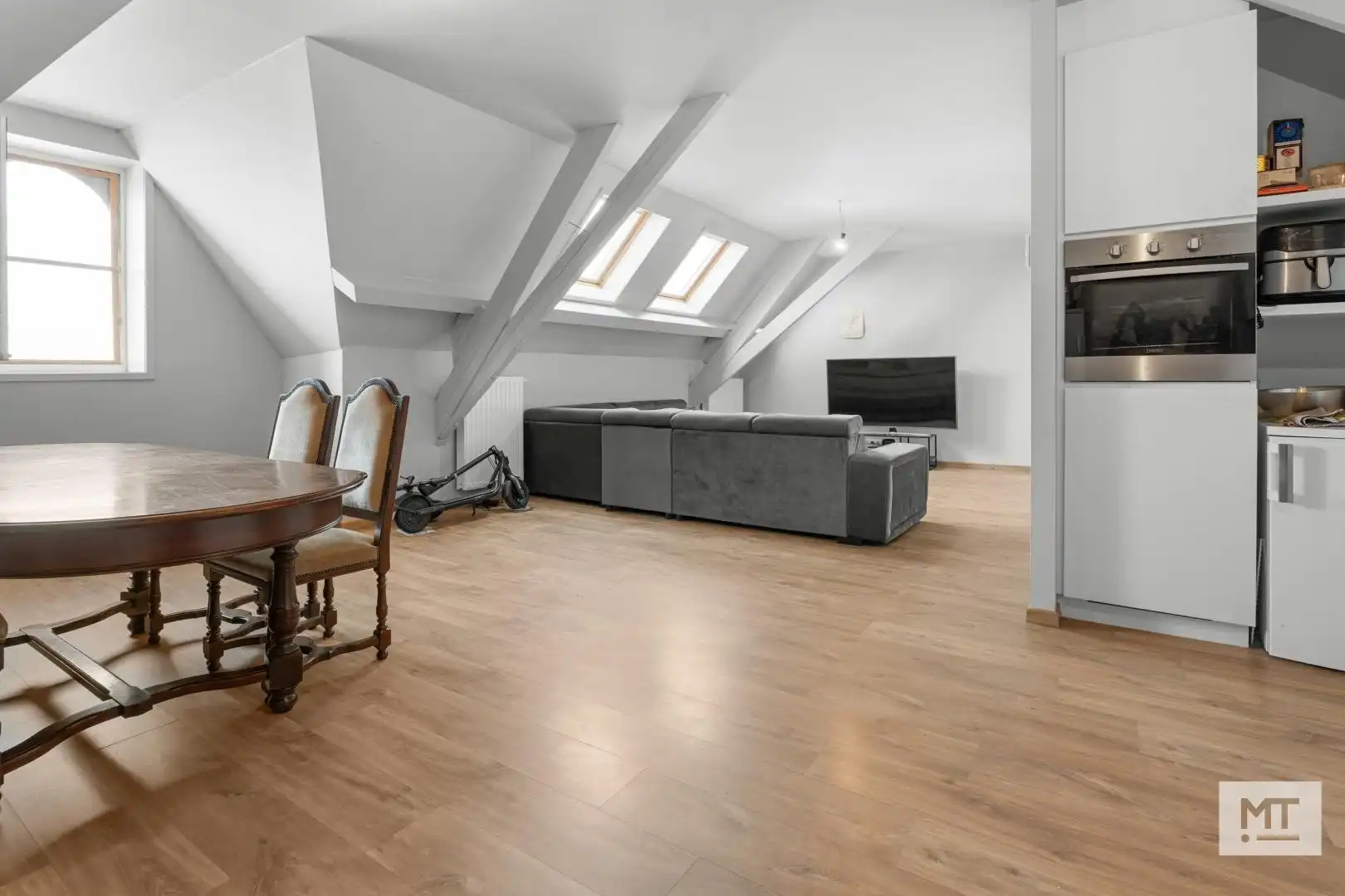 Opbrengsteigendom bestaande uit handelsruimte en 2 appartementen in centrum Beselare foto 12