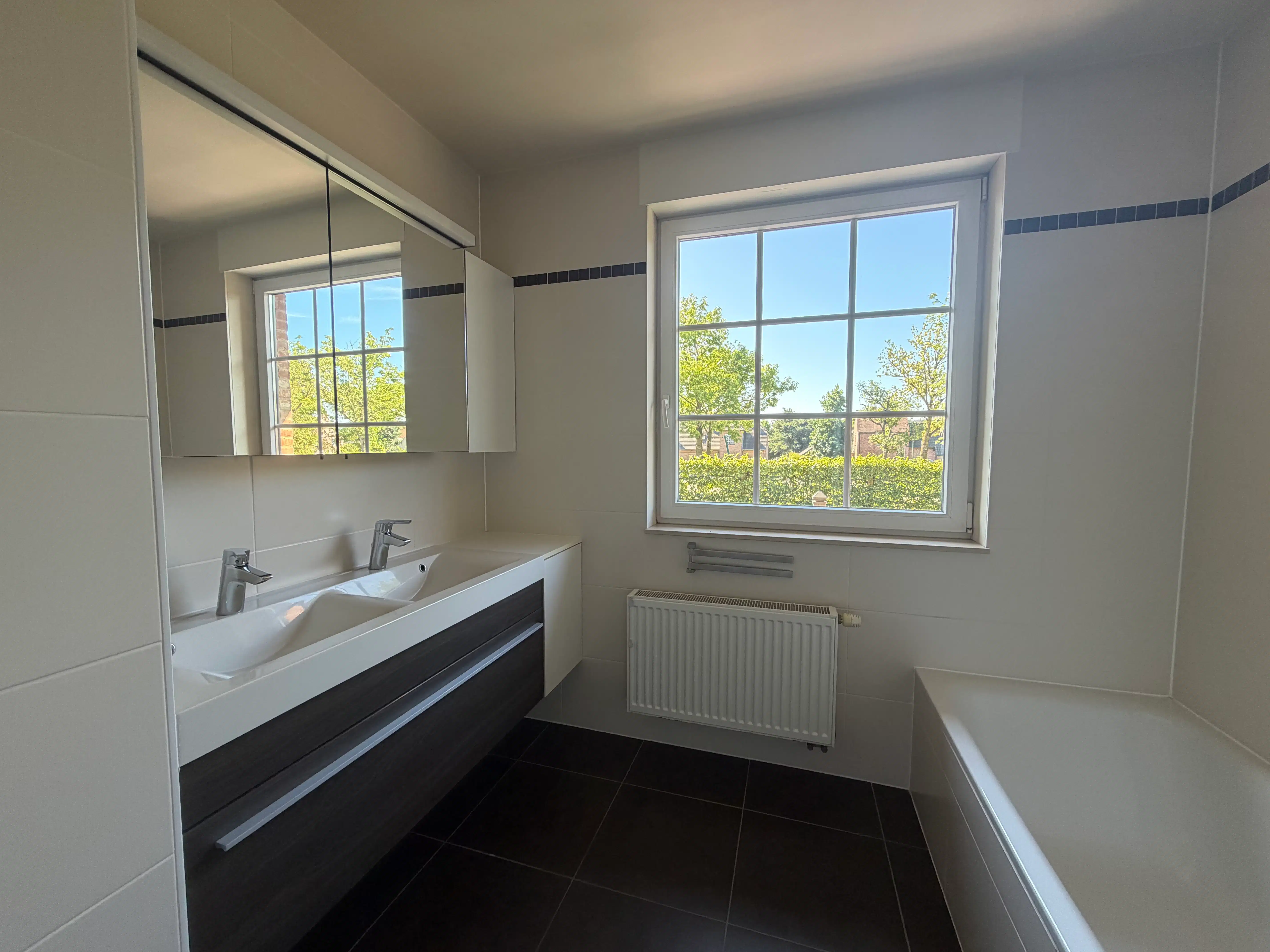 INSTAPKLAAR APPARTEMENT MET TWEE SLAAPKAMERS EN GARAGE foto 10
