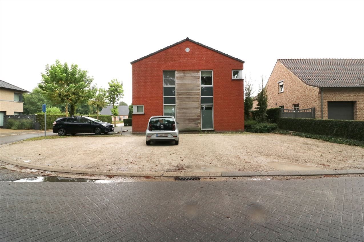 Instapklaar, ideaal voor gezondheids-of schoonheidszorg, borsrijk, parking foto 31