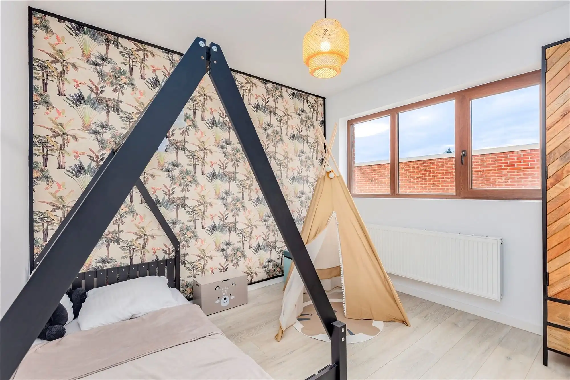 Knap gerenoveerde gezinswoning op een ruim perceel foto 21