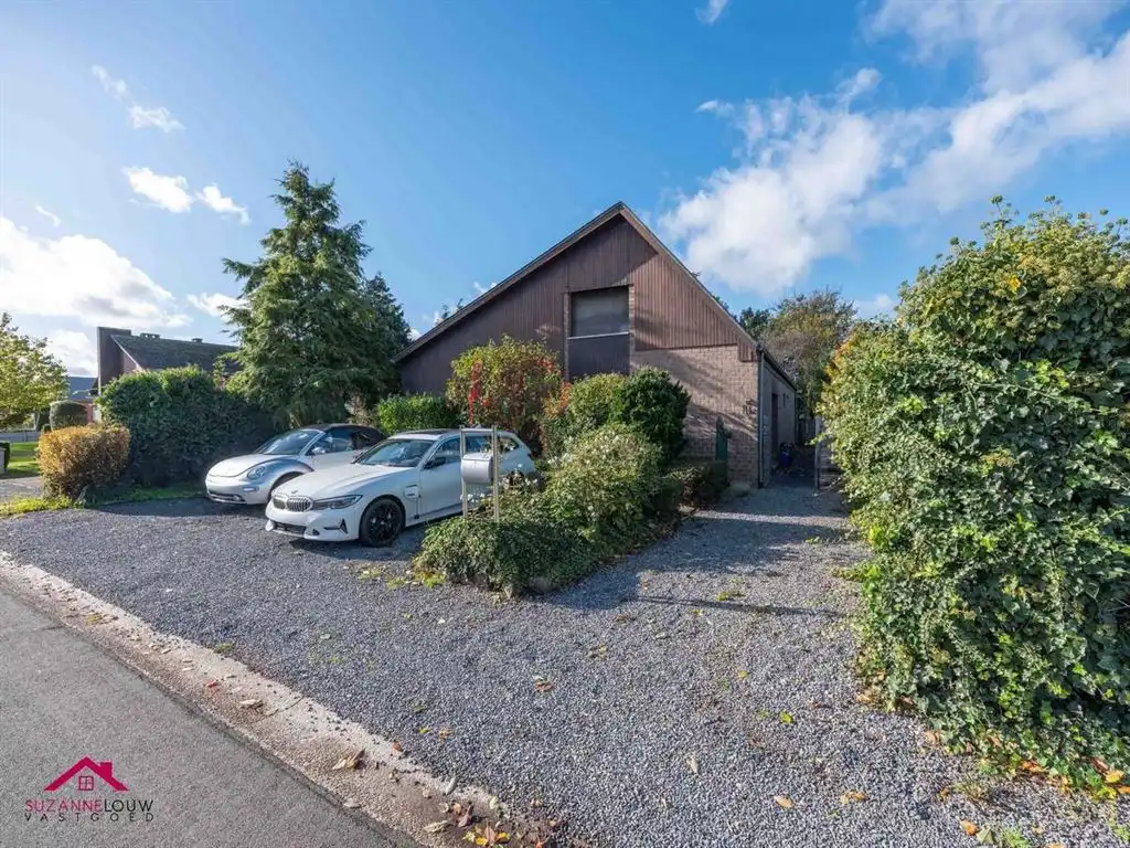 Hoofdfoto van de publicatie: Vrijstaande woning op ruim perceel