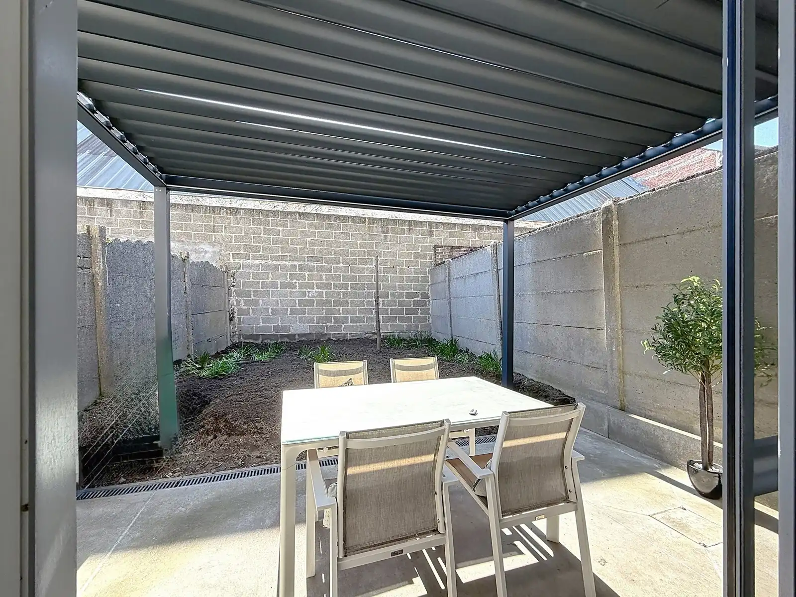 Ruime, Mooi Gerenoveerde Stadswoning met 3 SLPK én Tuin! foto 17