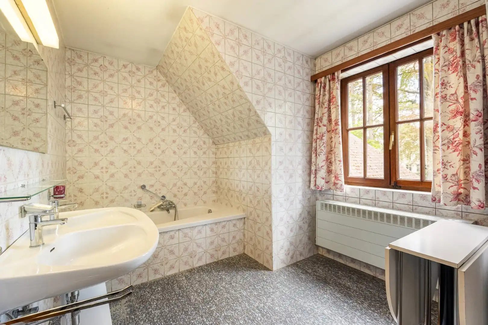 Villa met praktijkruimte en dubbele garage op riant perceel van 2.010 m² te Schoten foto 16