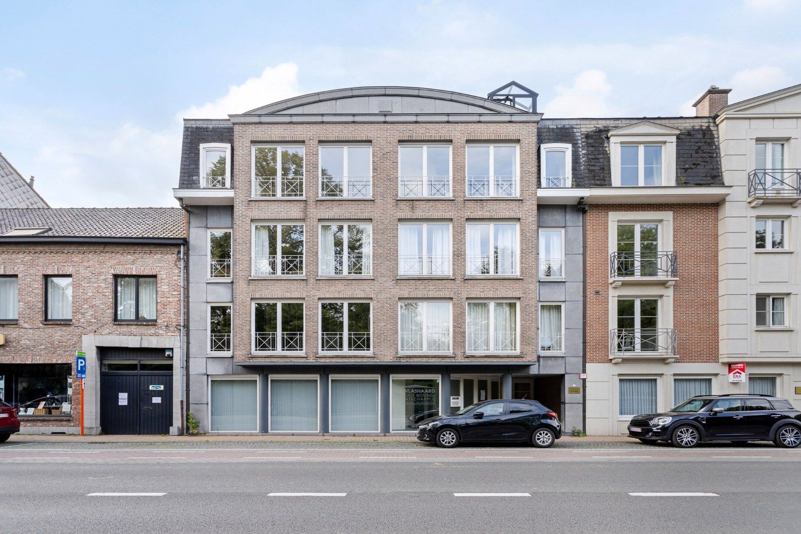 Prachtig appartement aan het park te Wevelgem! foto {{pictureIndex}}