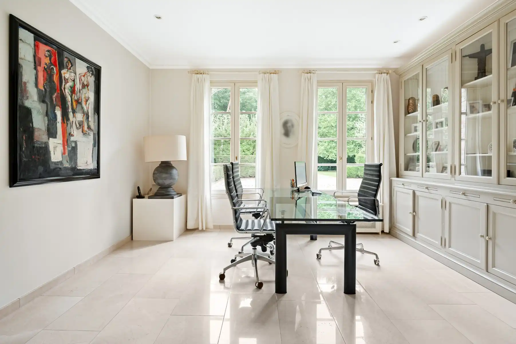Exclusieve instapklare villa met 15.088m² parktuin foto 16