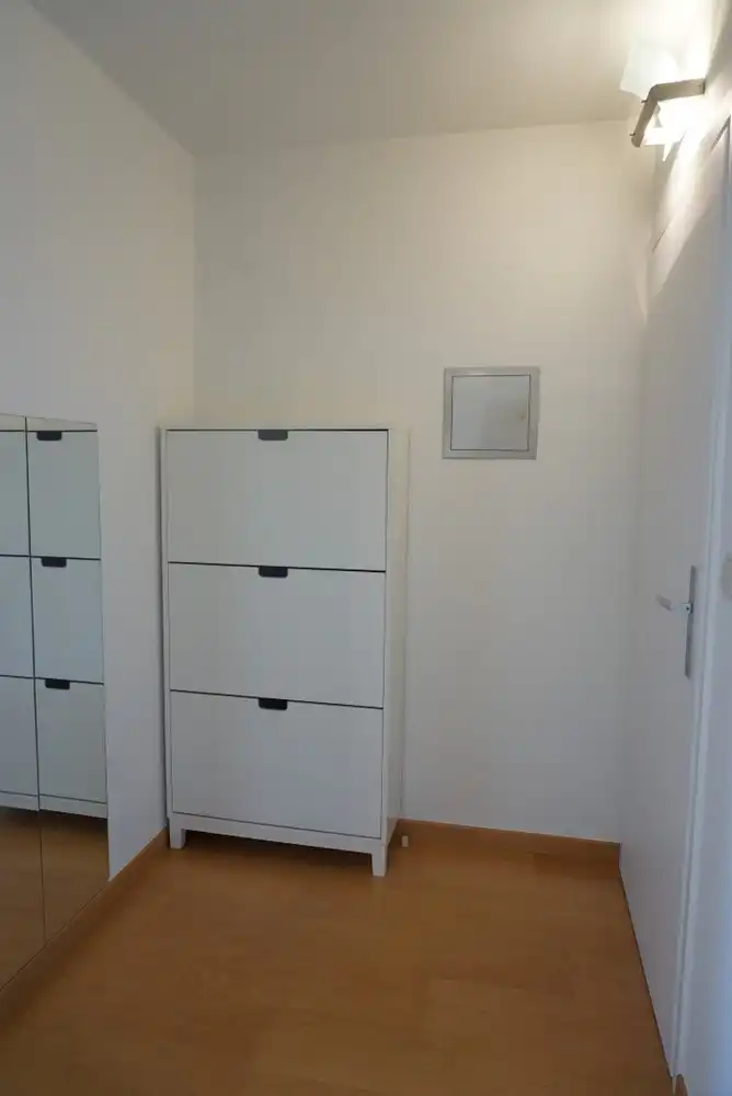 Deels gemeubeld appartement met garagebox en kelder foto 4