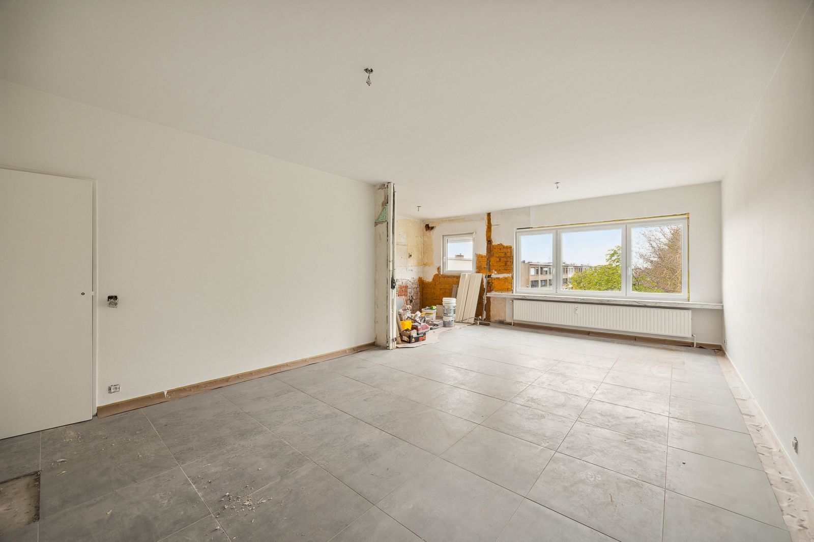 Totaal gerenoveerd appartement met 2 slaapkamers én garagebox met zicht op het groen! foto 5