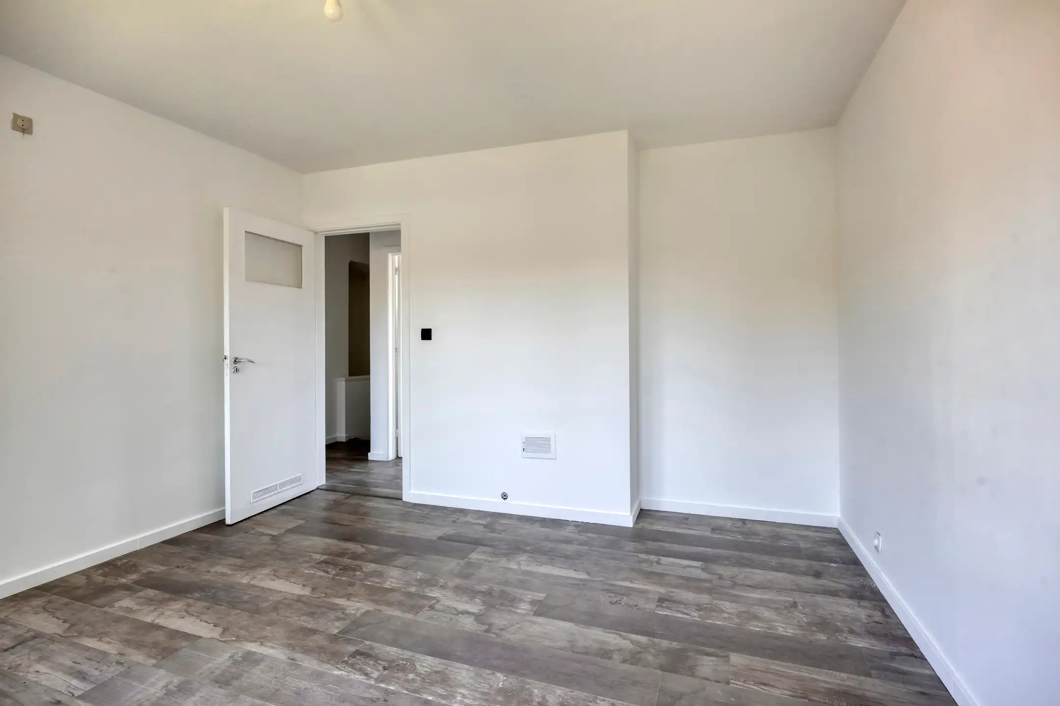 Instapklare 3-gevelwoning met garage. foto 7