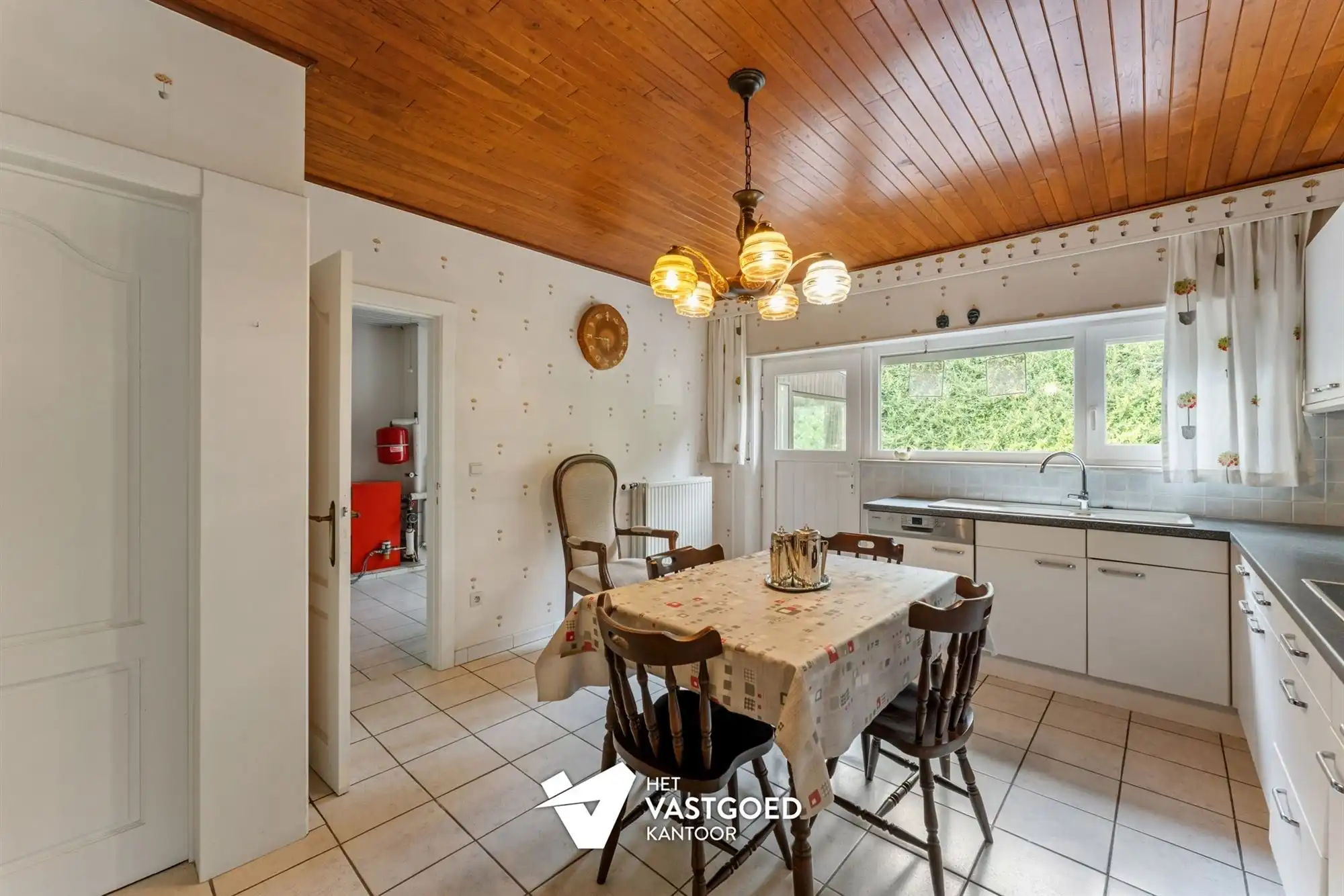 TE RENOVEREN KNUSSE WONING MET TUIN VAN 48A90CA EN LOODS EN GARAGE TE KAGGEVINNE foto 12