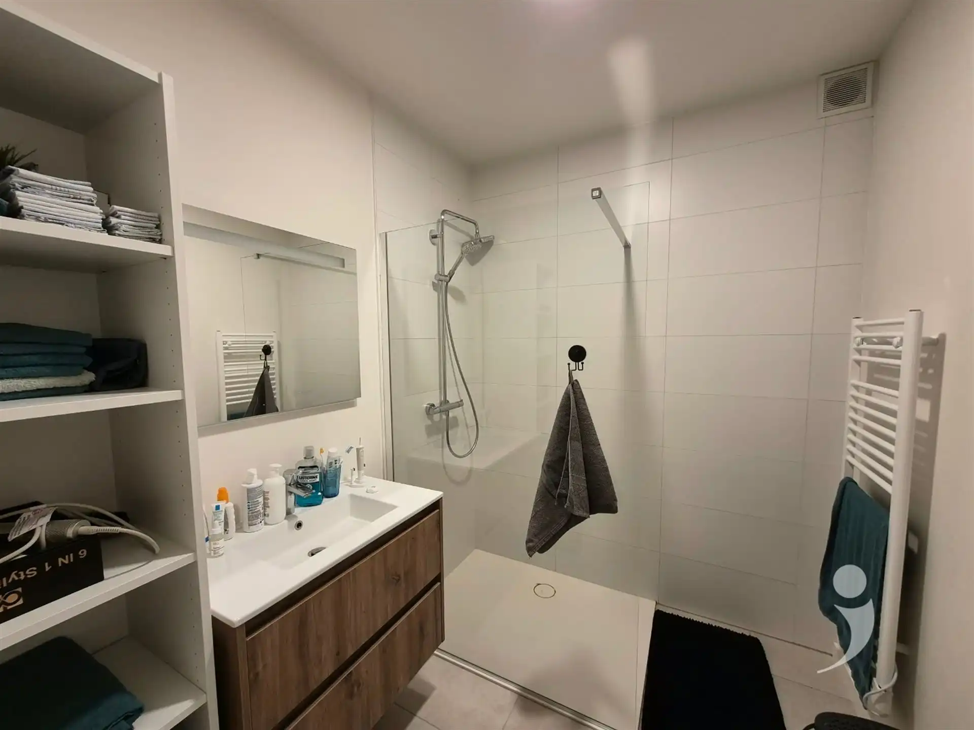 Recent gelijkvloers appartement met staanplaats voor de wagen foto 12