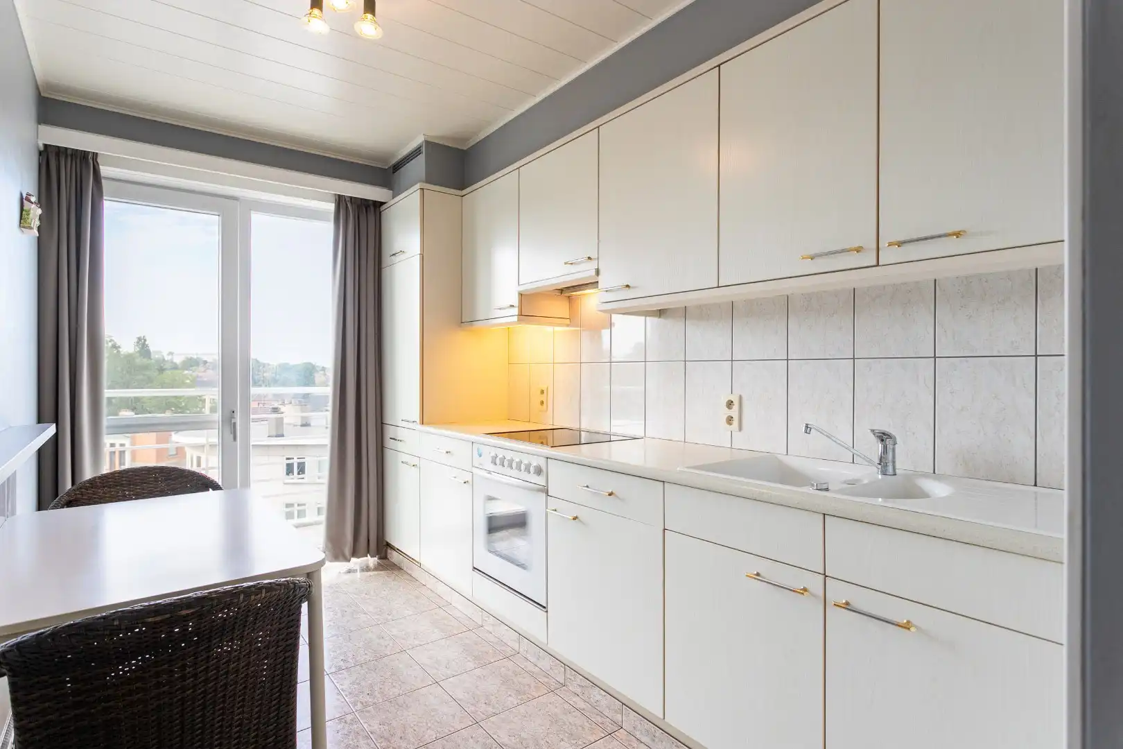 Ruim app (EPC:C) met 3 slpk, terras, kelder en garage foto 6